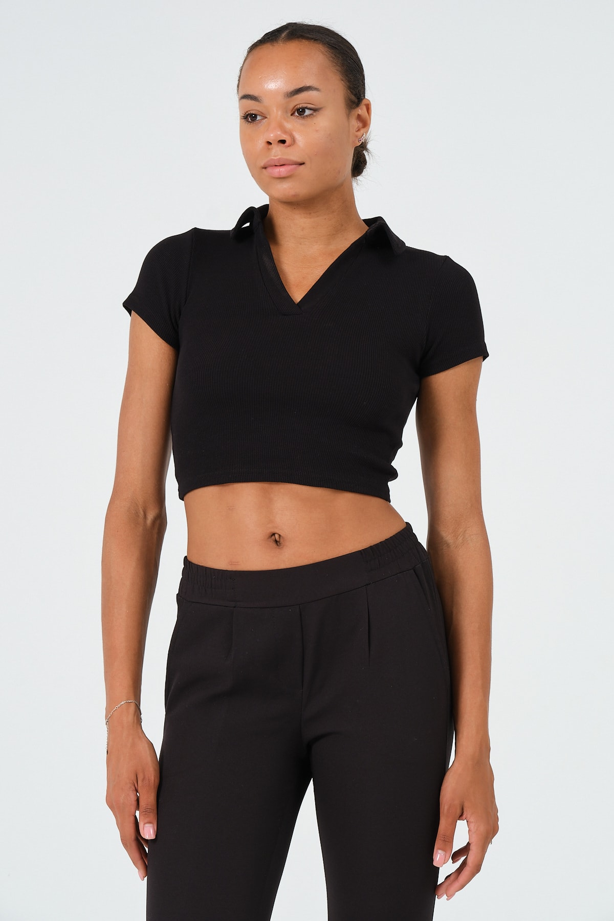 Kadın Beyaz Polo Yaka Kısa Kollu Crop T-Shirt