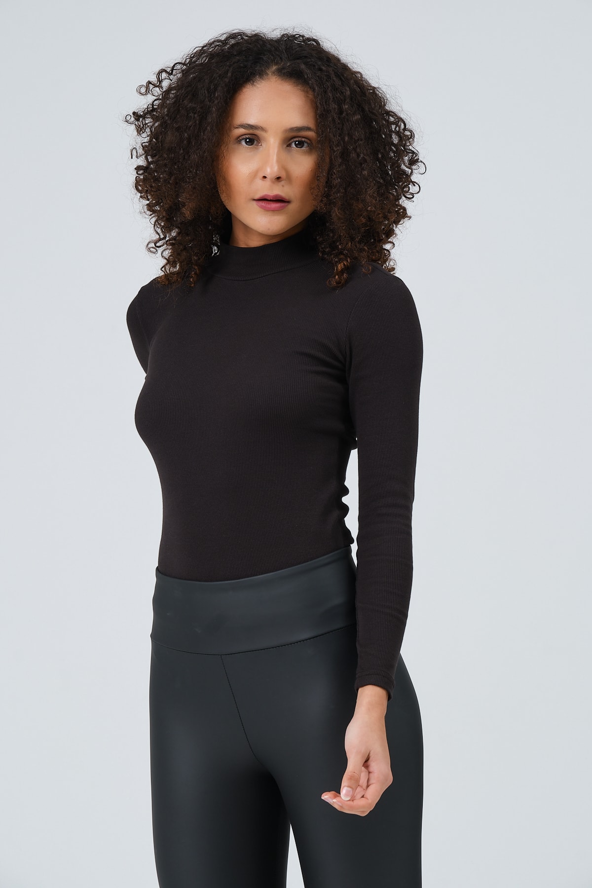 Kadın Beyaz Yarım Balıkçı Fitilli Tam Boy Örme Bluz