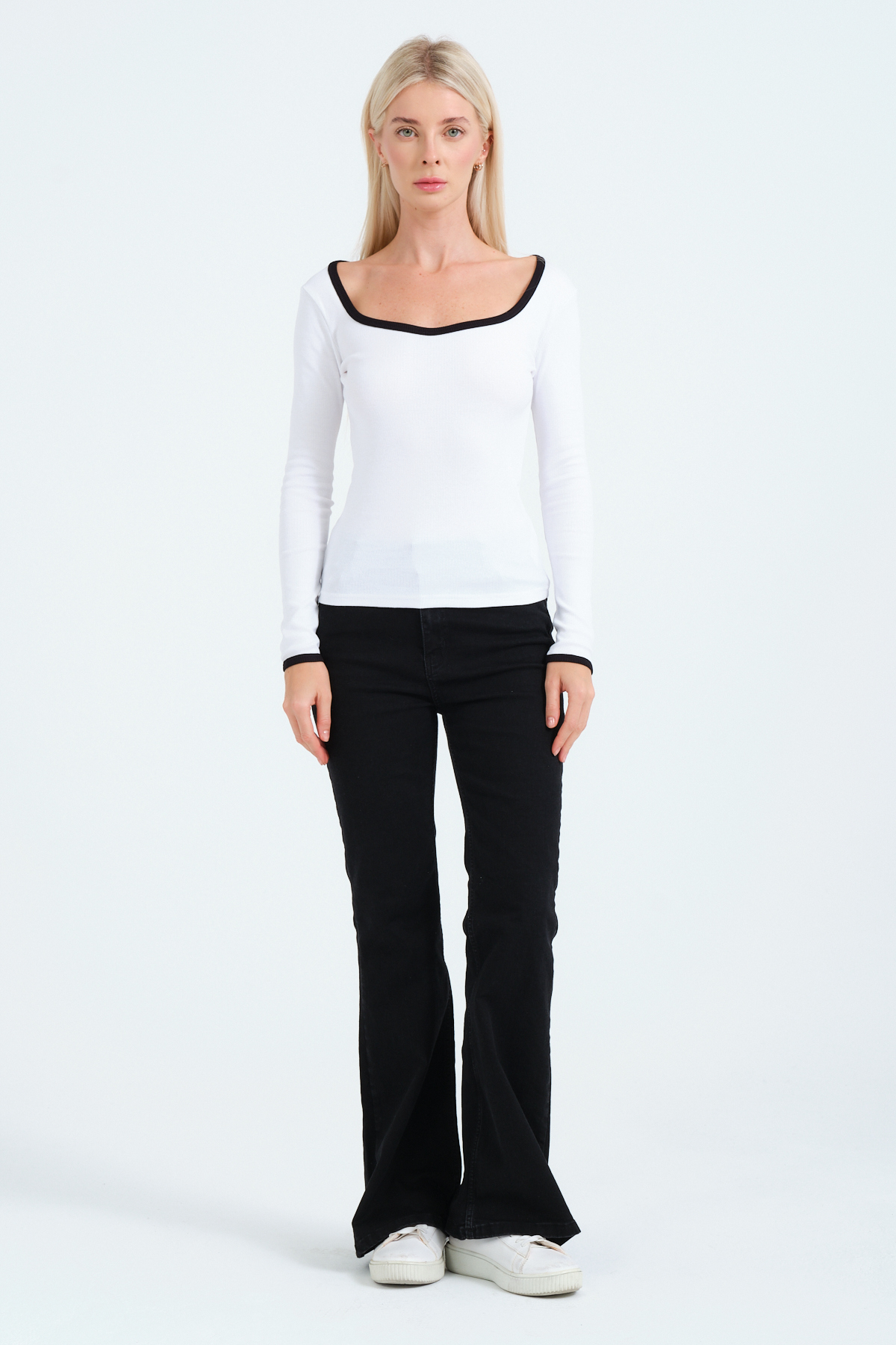 Kadın Beyaz, Derin Kare Yaka, Kol ve Yaka Renk Detaylı, Uzun Kollu, Bluz