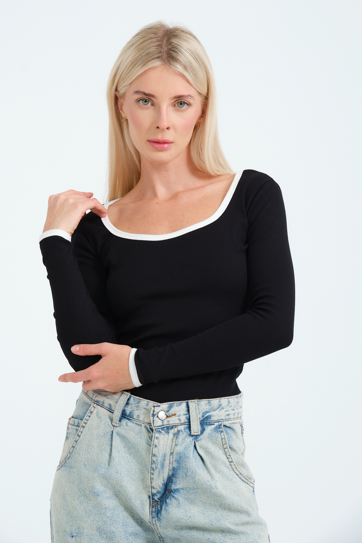 Kadın Beyaz, Derin Kare Yaka, Kol ve Yaka Renk Detaylı, Uzun Kollu, Bluz