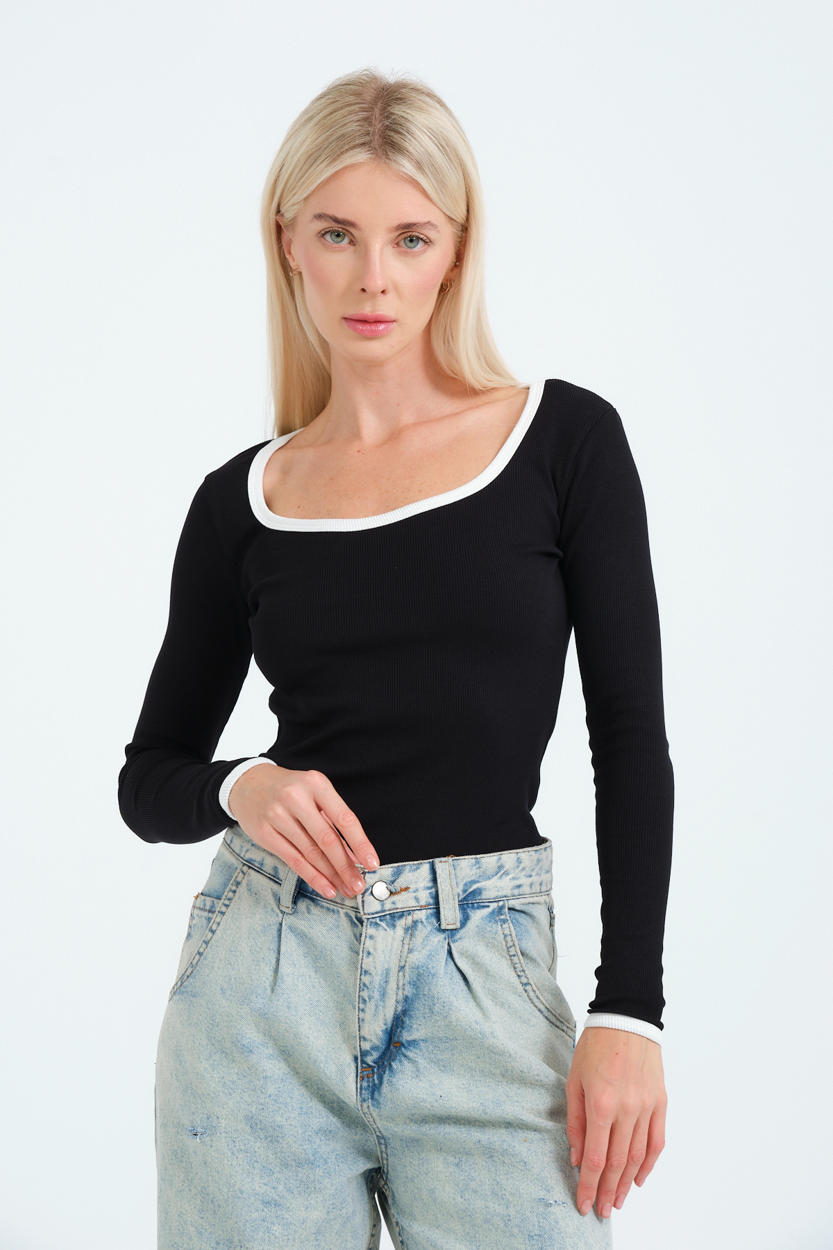 Kadın Beyaz, Derin Kare Yaka, Kol ve Yaka Renk Detaylı, Uzun Kollu, Bluz