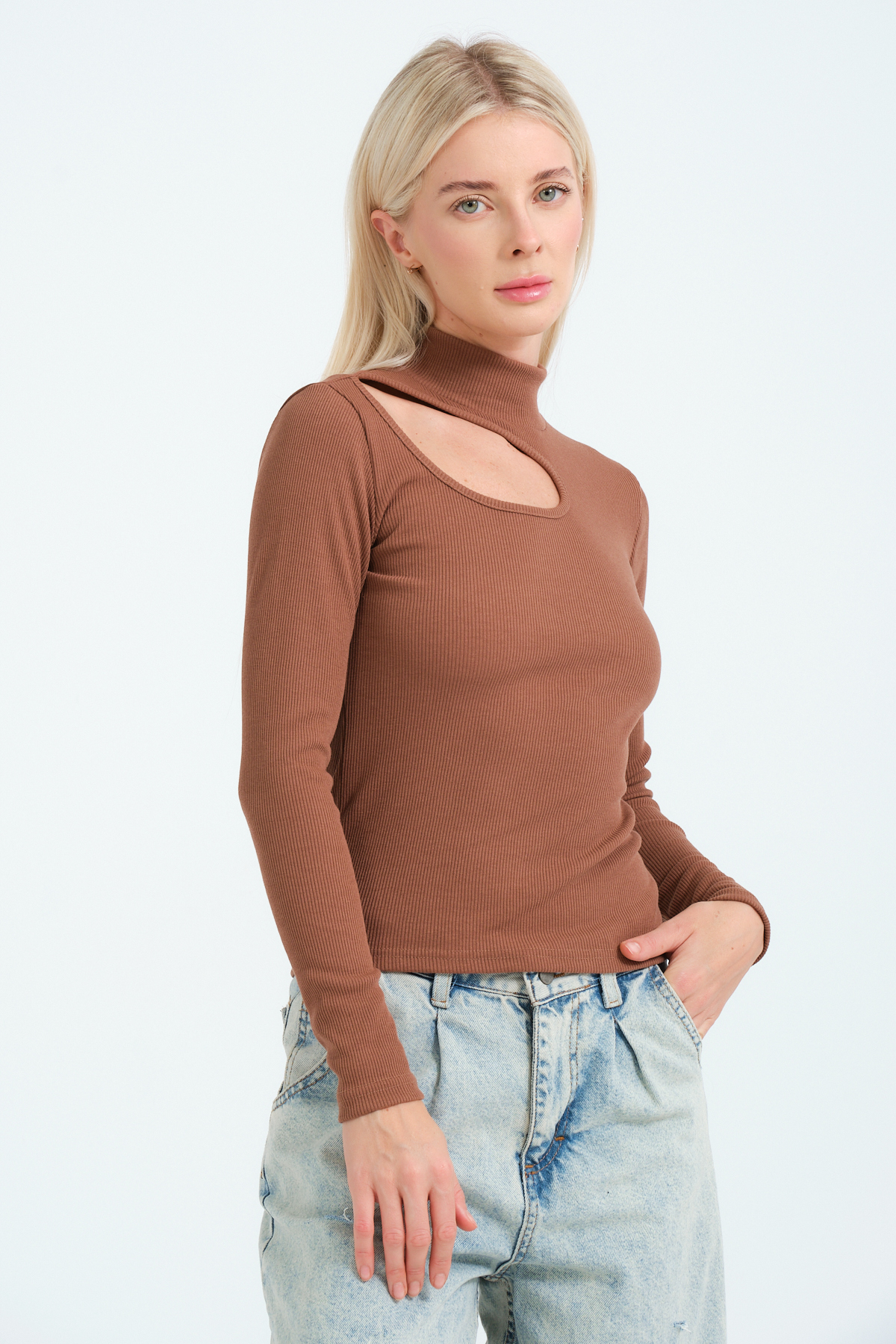 Kadın Kahverengi Cut Out Detaylı Balıkçı Yaka Fitilli Örme Bluz