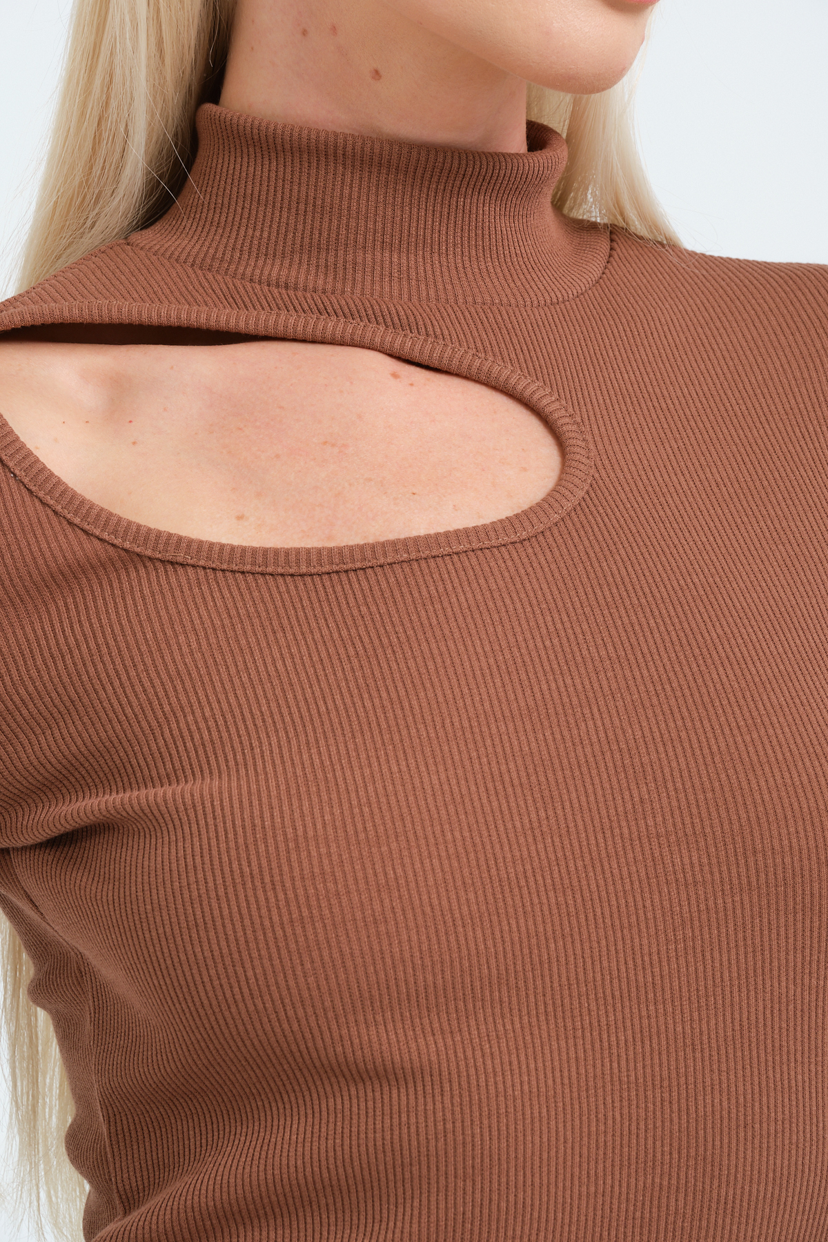 Kadın Kahverengi Cut Out Detaylı Balıkçı Yaka Fitilli Örme Bluz