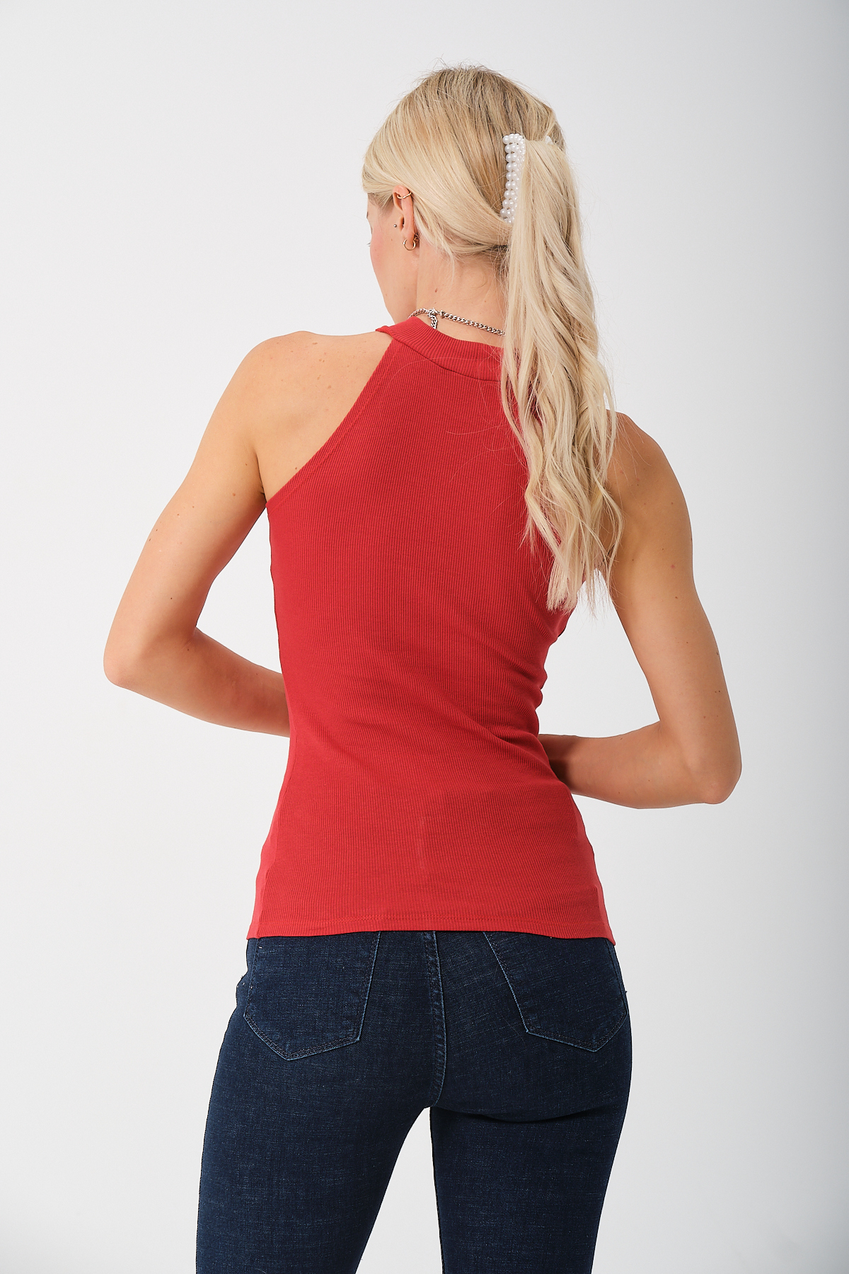 Kadın Bej Dik Yaka Kolsuz Bluz