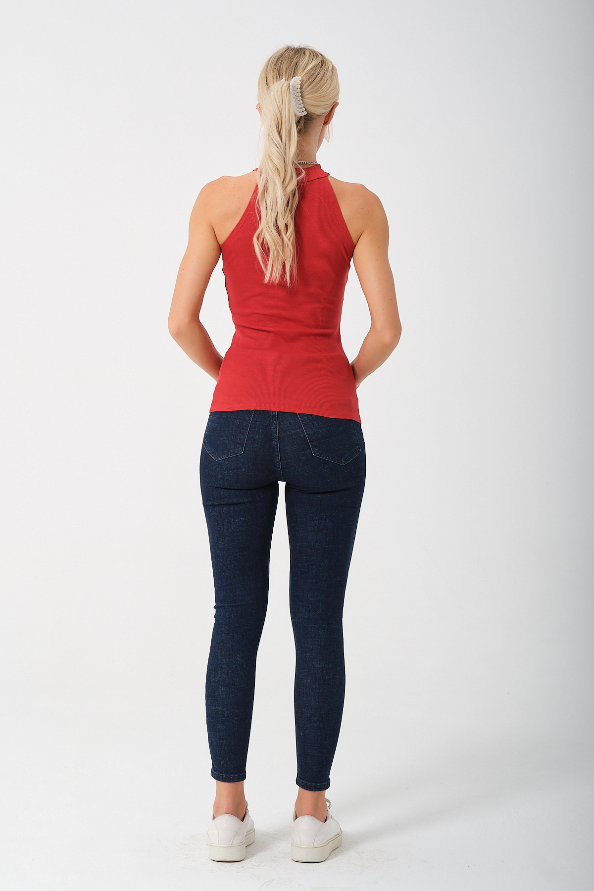 Kadın Bej Dik Yaka Kolsuz Bluz