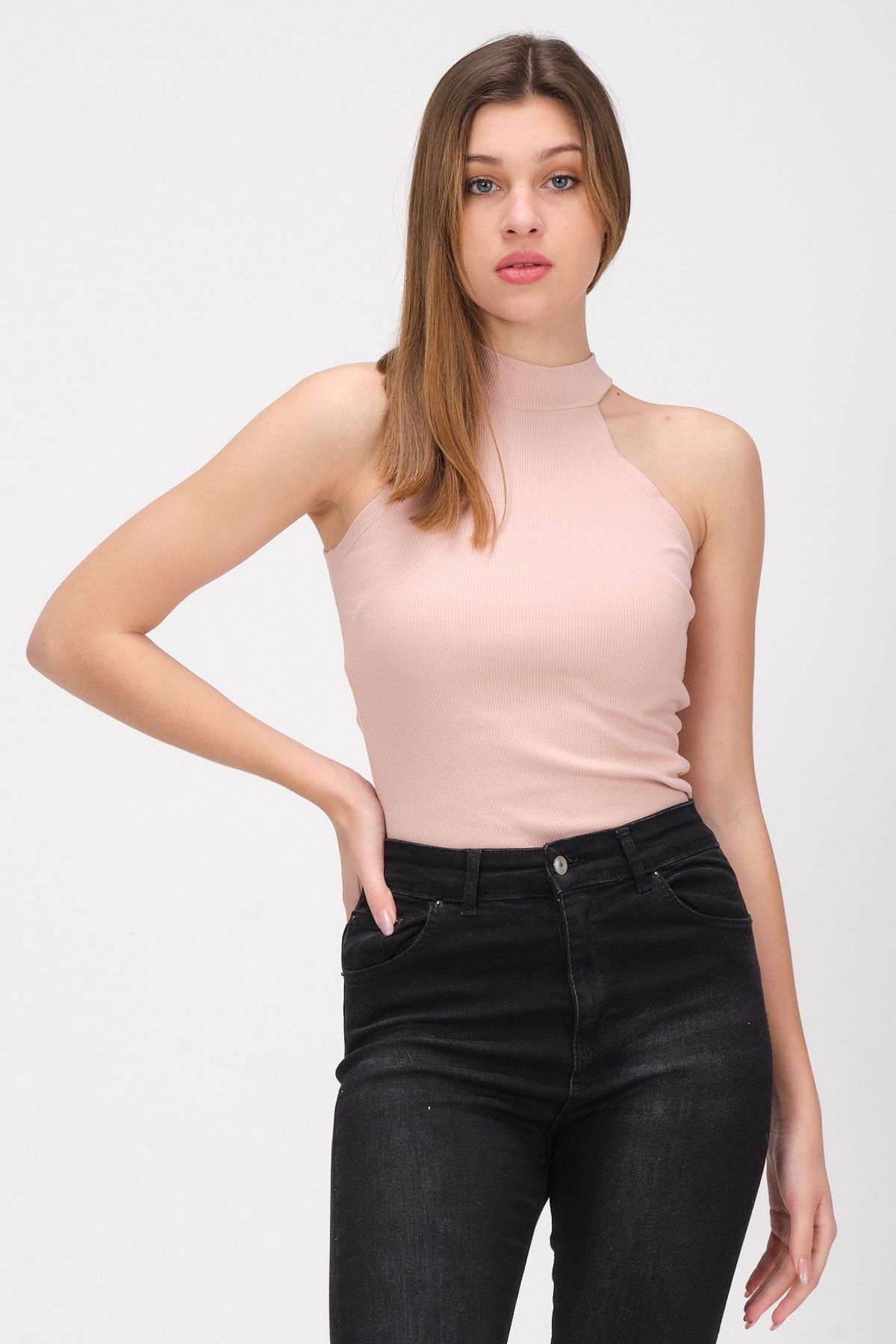 Kadın Bej Dik Yaka Kolsuz Bluz