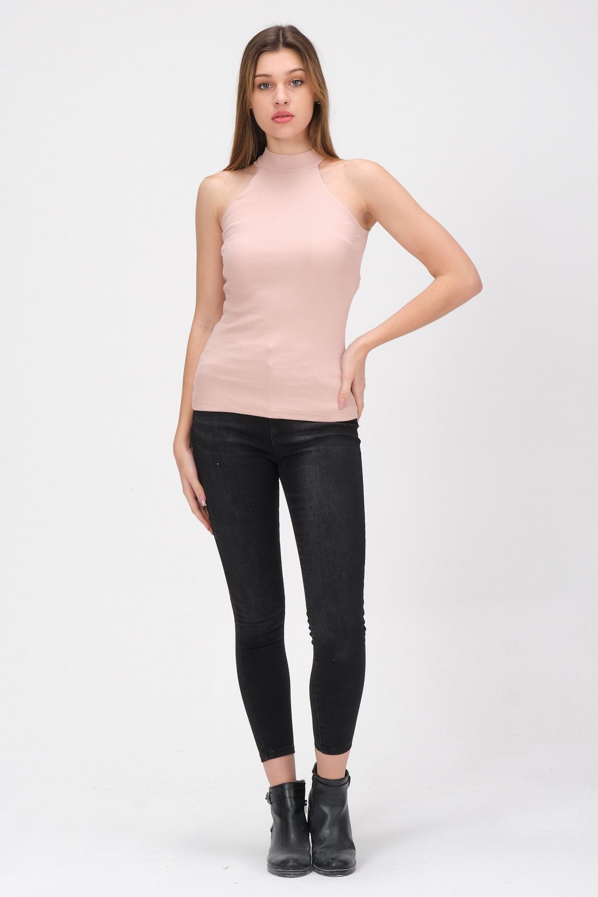 Kadın Bej Dik Yaka Kolsuz Bluz