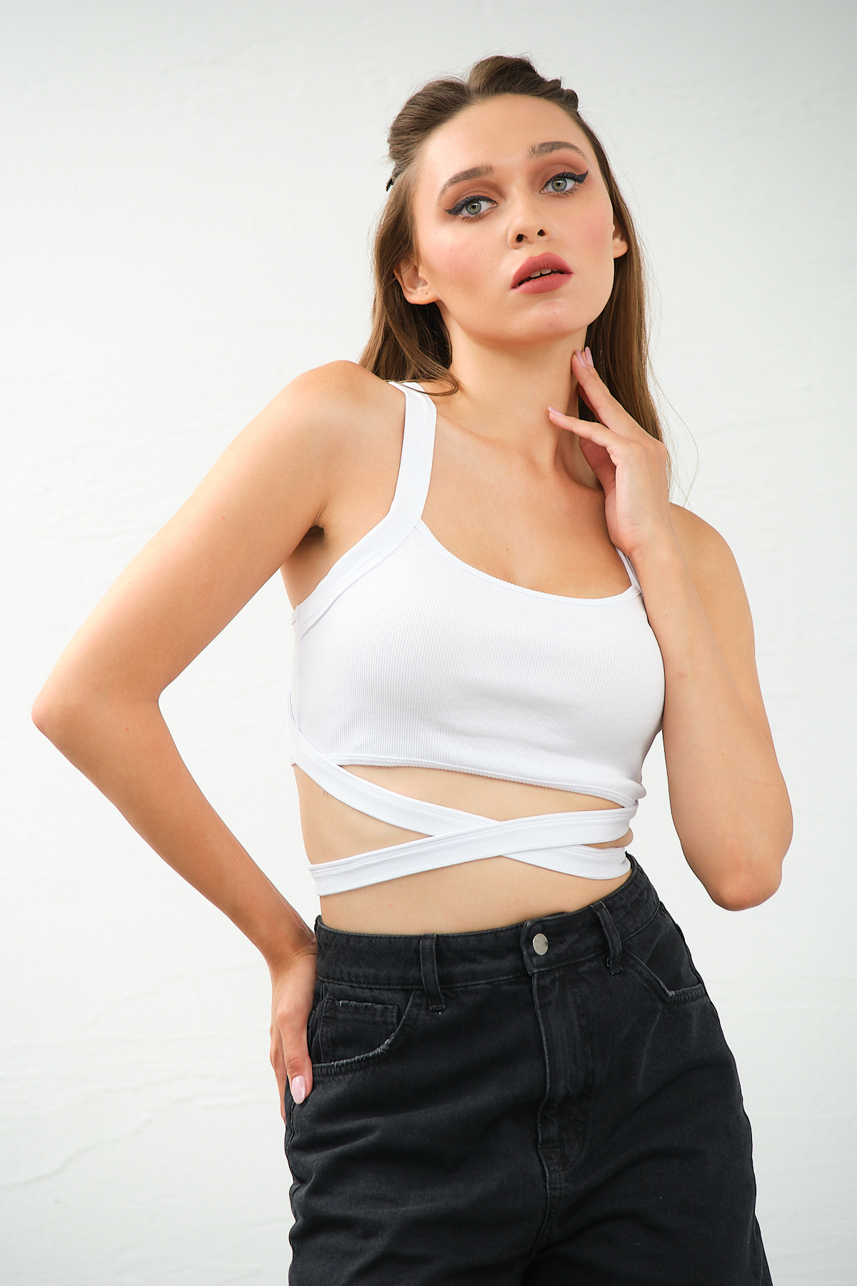 Kadın Siyah Çapraz Askılı Bağlamalı Crop Top Büstiyer