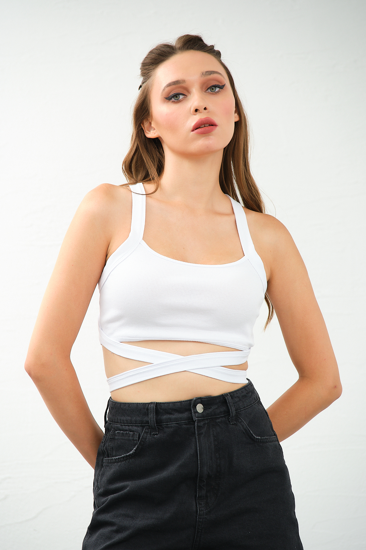Kadın Siyah Çapraz Askılı Bağlamalı Crop Top Büstiyer