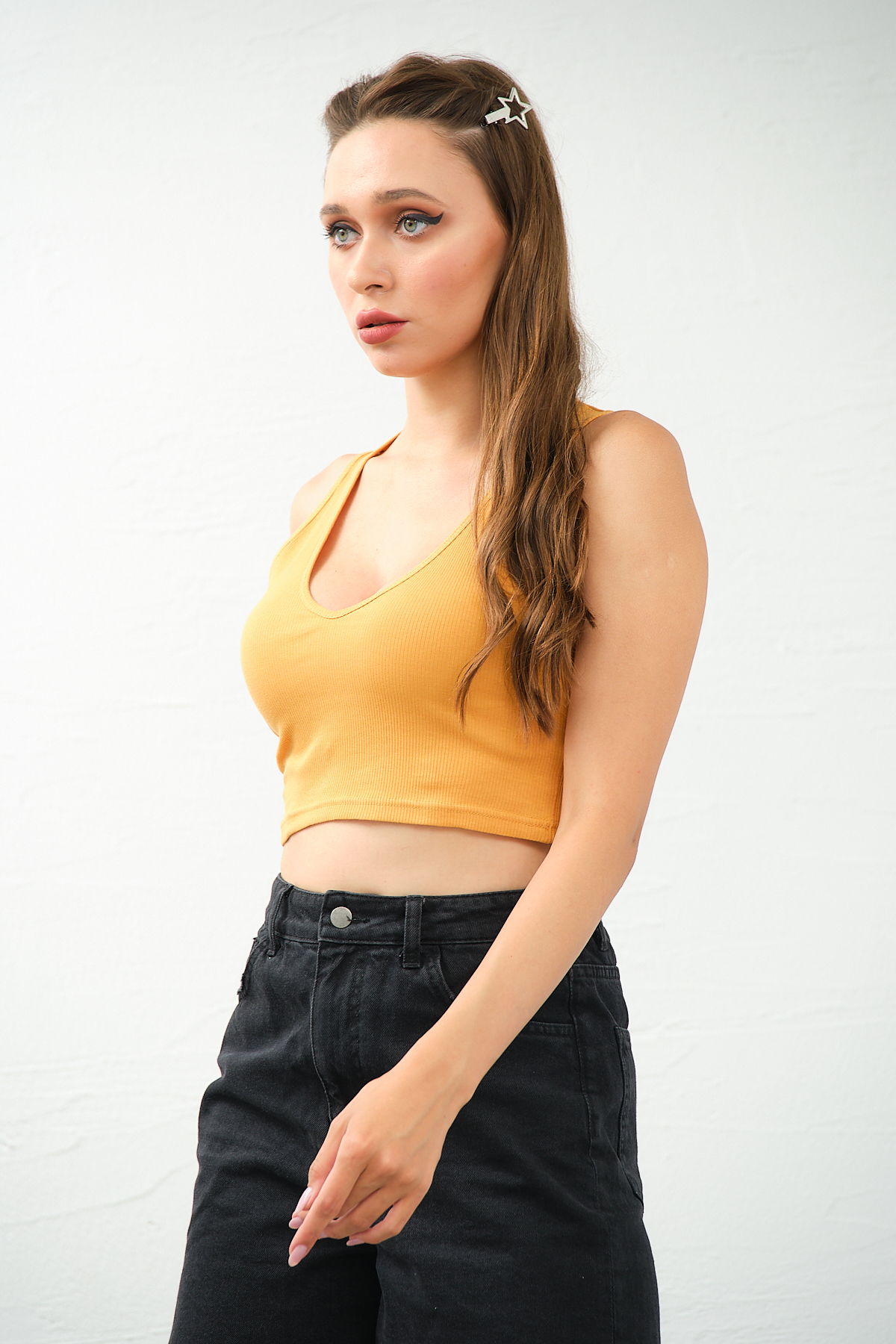 Kadın Beyaz Derin Göğüs Dekolteli Şık Crop Top Bluz
