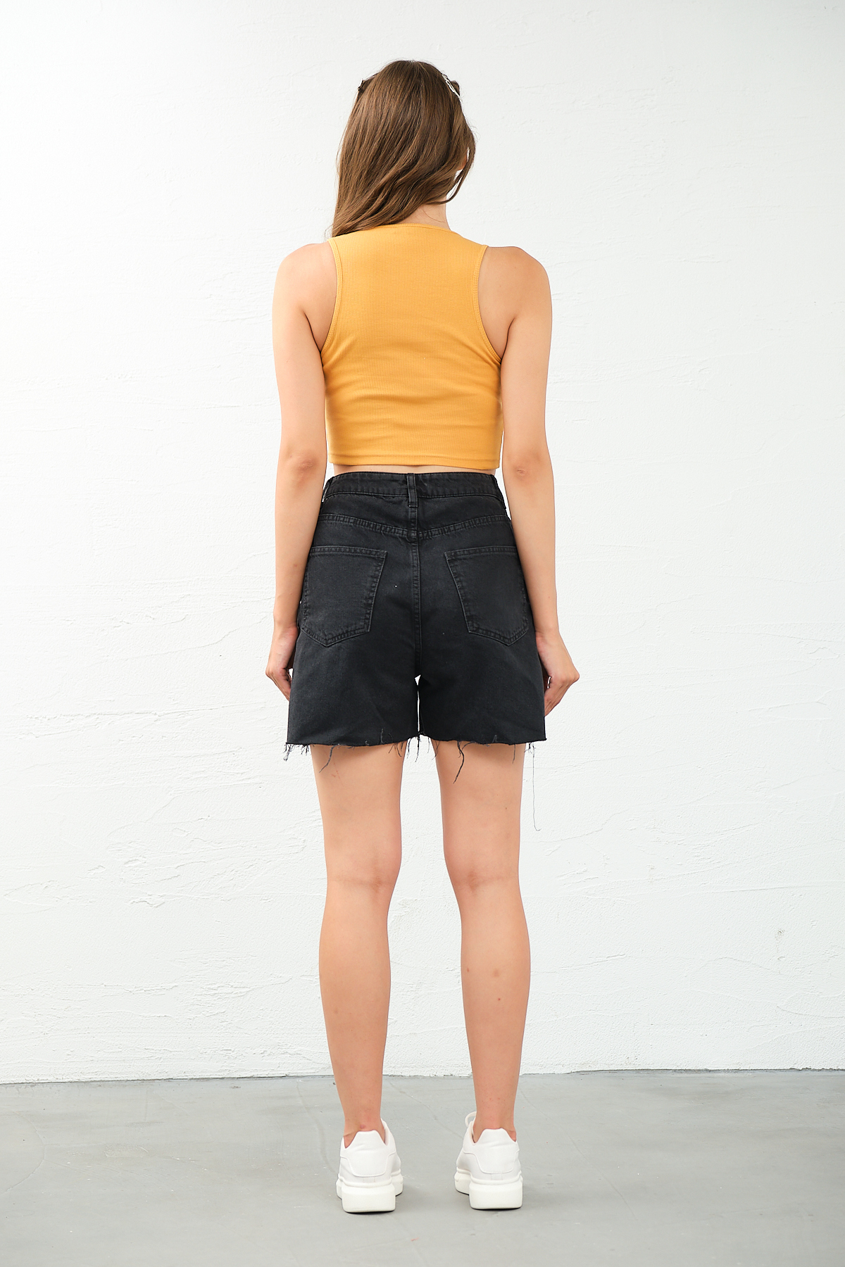 Kadın Beyaz Derin Göğüs Dekolteli Şık Crop Top Bluz