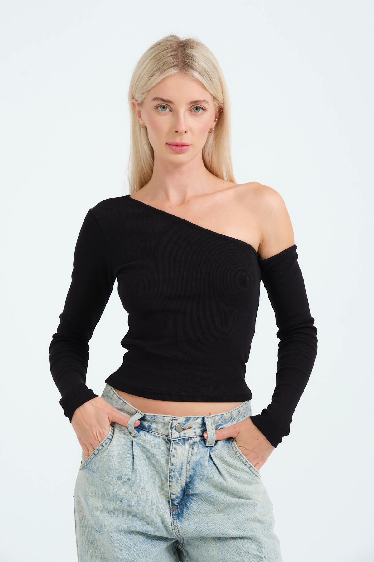 Kadın Beyaz Açık Omuzlu Fitilli Örme Bluz