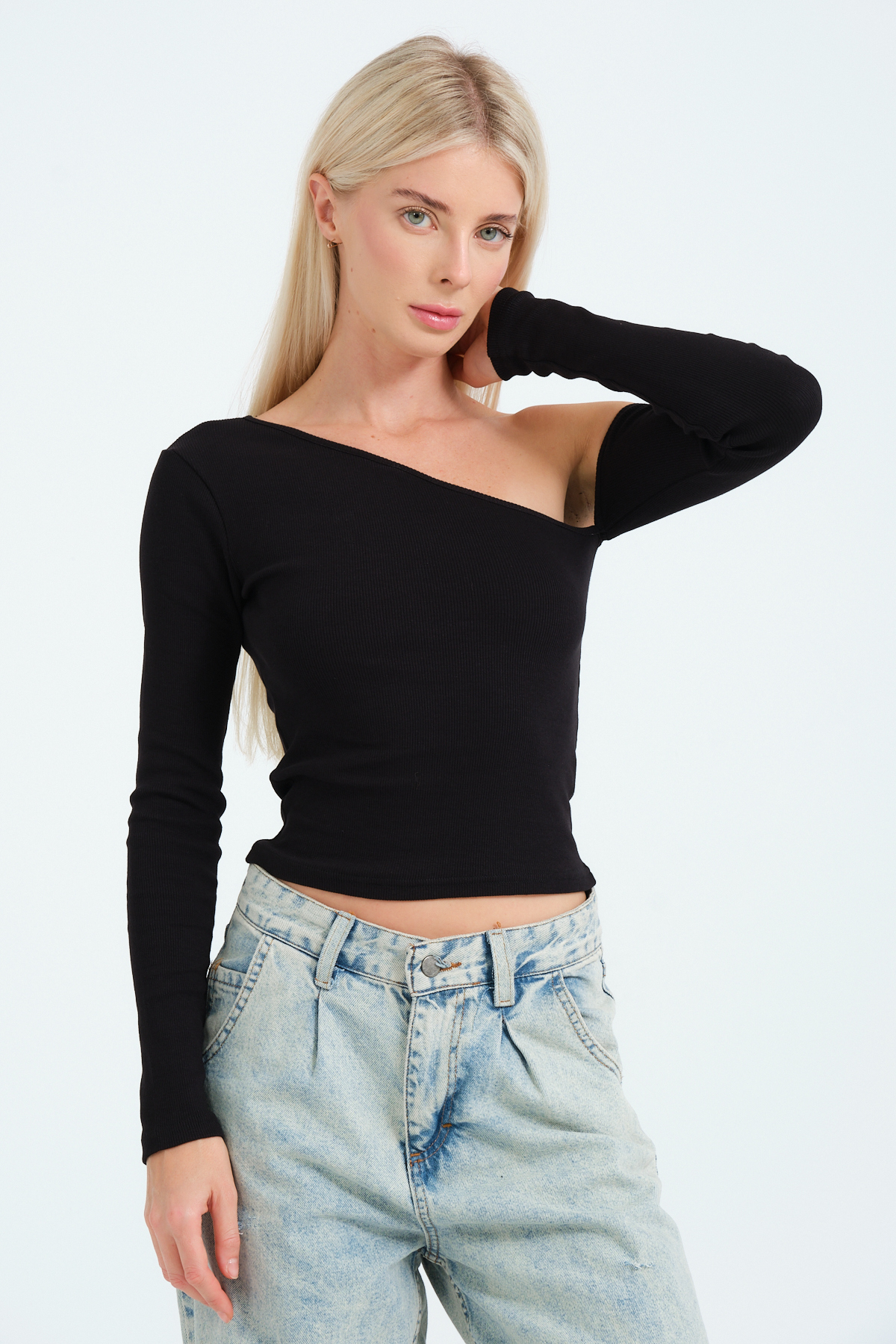 Kadın Beyaz Açık Omuzlu Fitilli Örme Bluz