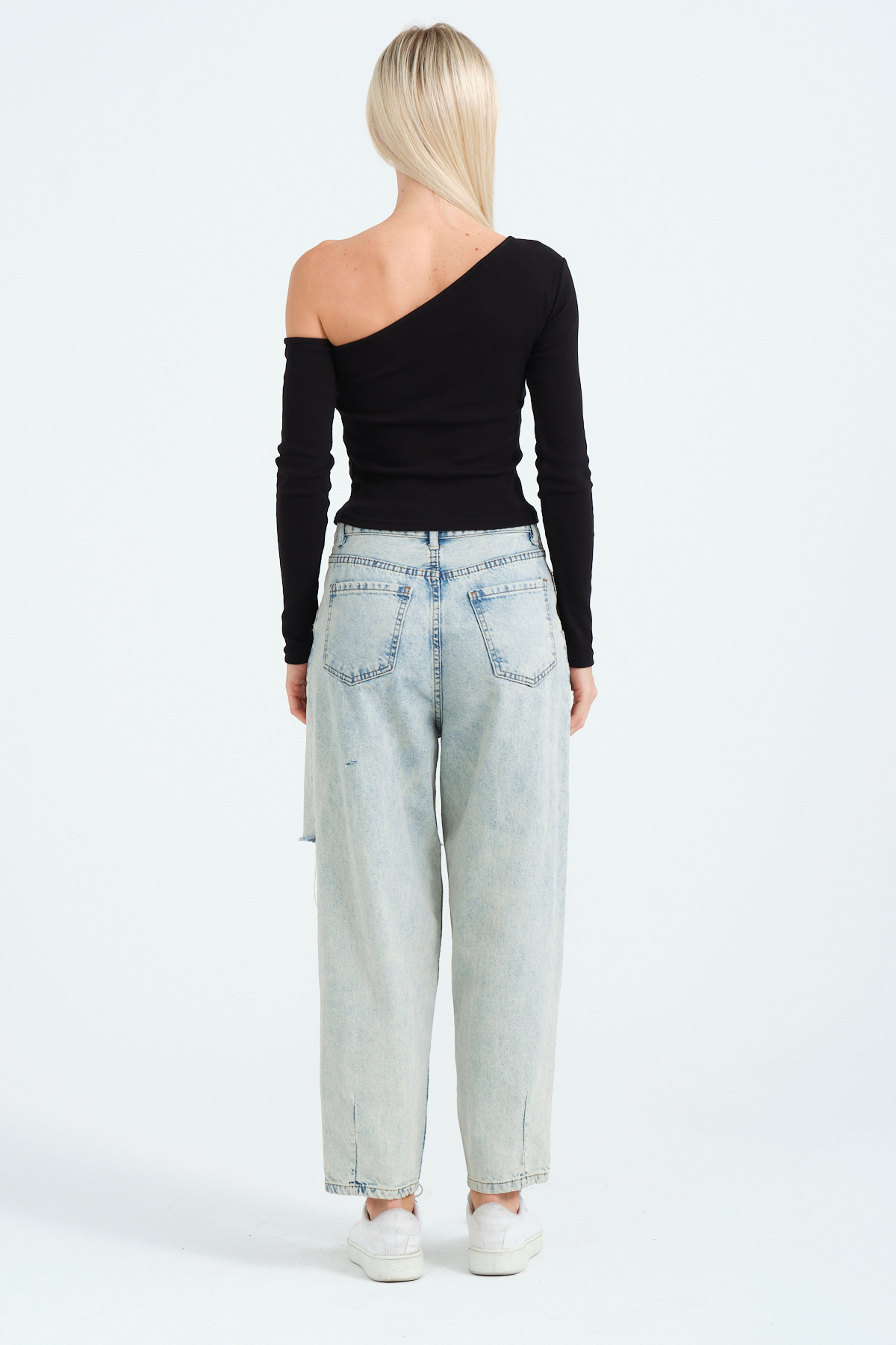 Kadın Beyaz Açık Omuzlu Fitilli Örme Bluz