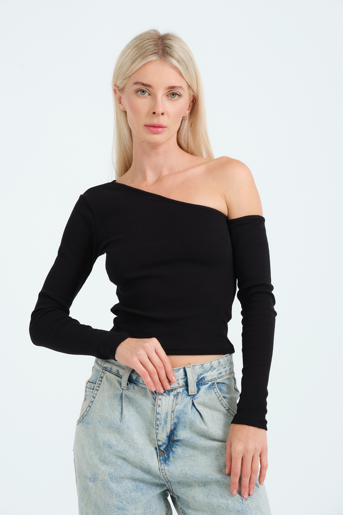 Kadın Beyaz Açık Omuzlu Fitilli Örme Bluz