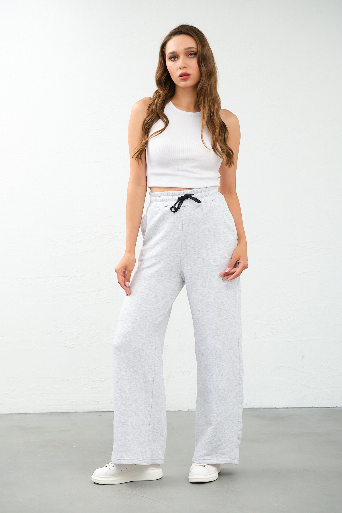 Kadın Gri Yüksek Bel Geniş Paça Cepli Eşofman Altı