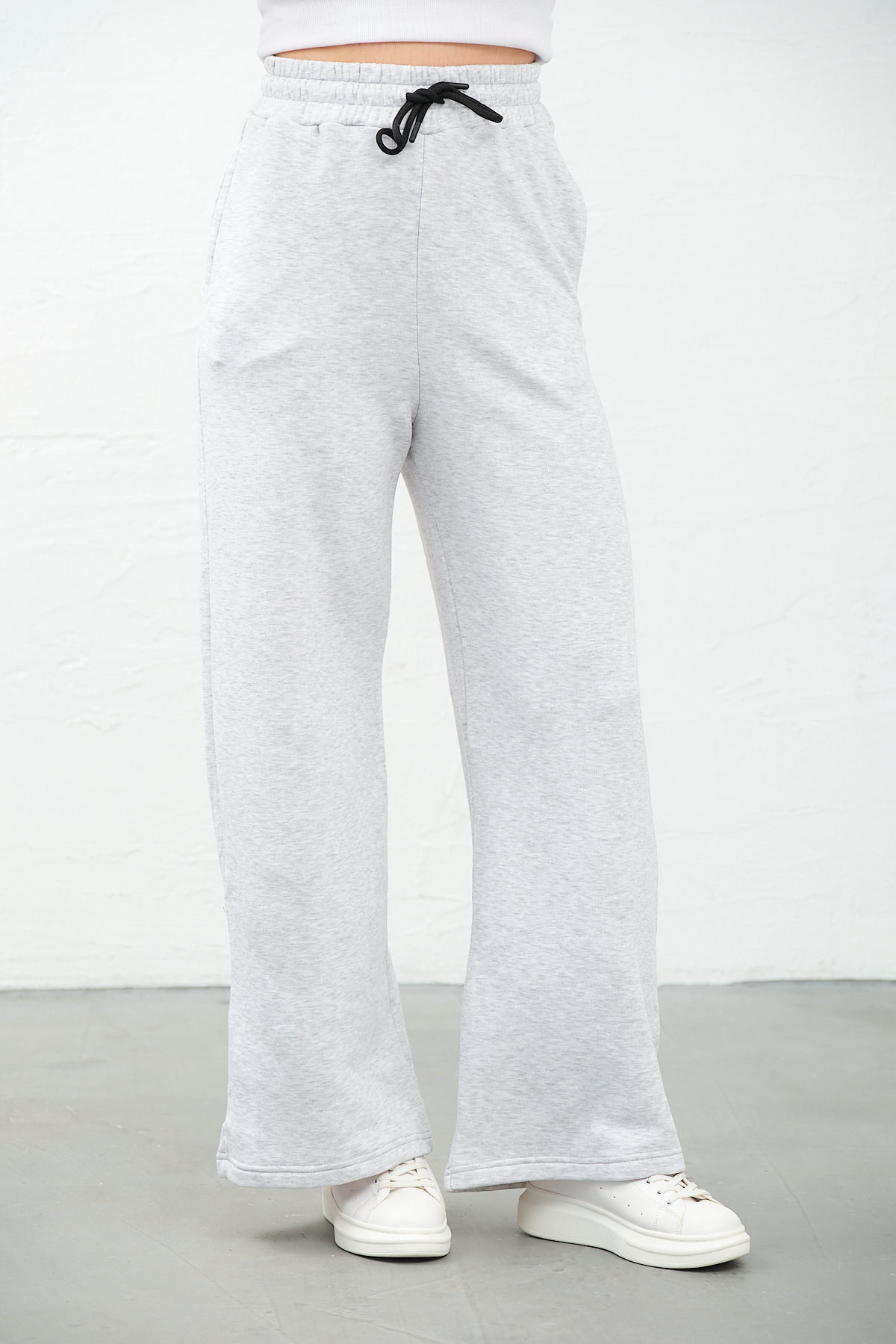 Kadın Gri Yüksek Bel Geniş Paça Cepli Eşofman Altı