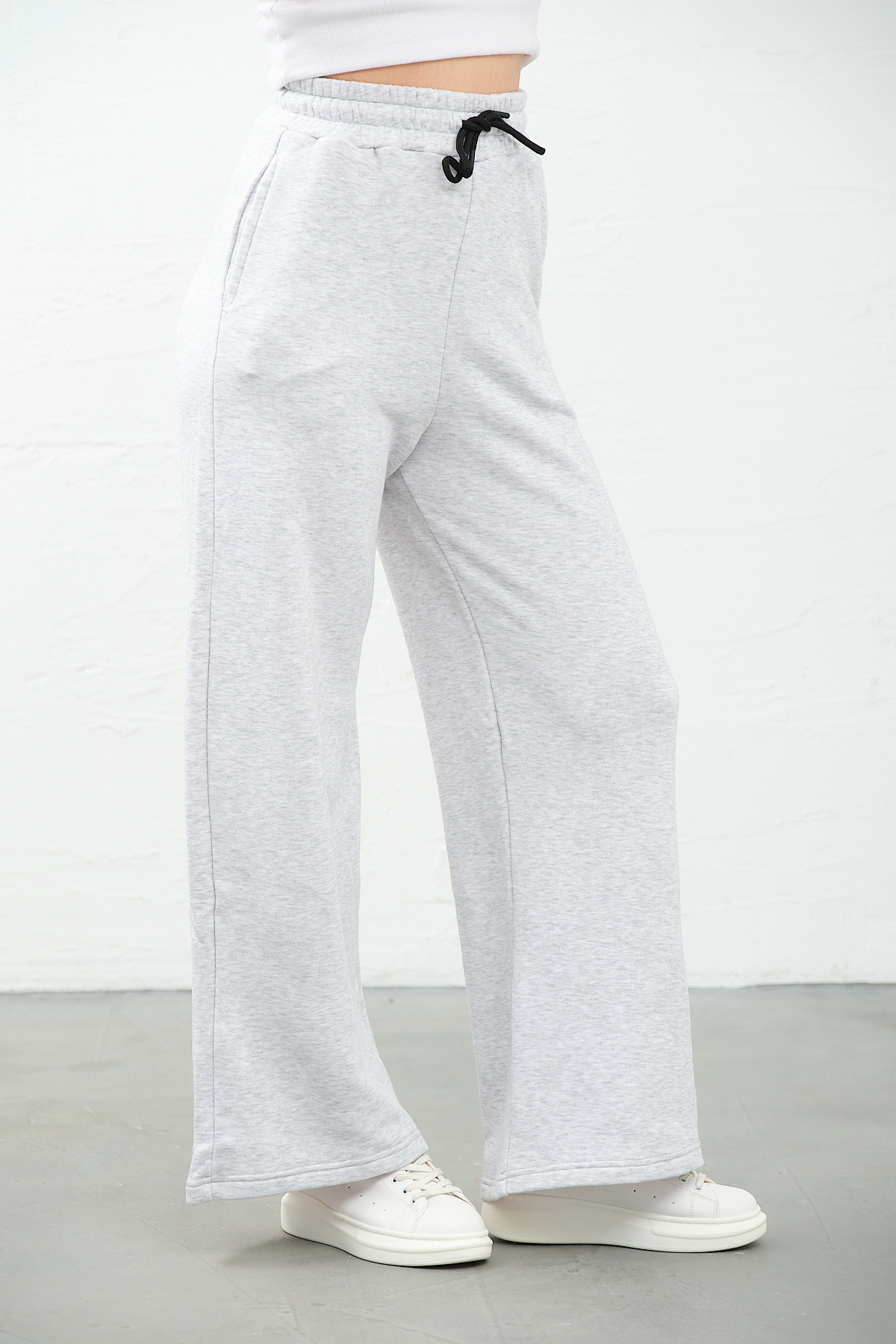 Kadın Gri Yüksek Bel Geniş Paça Cepli Eşofman Altı