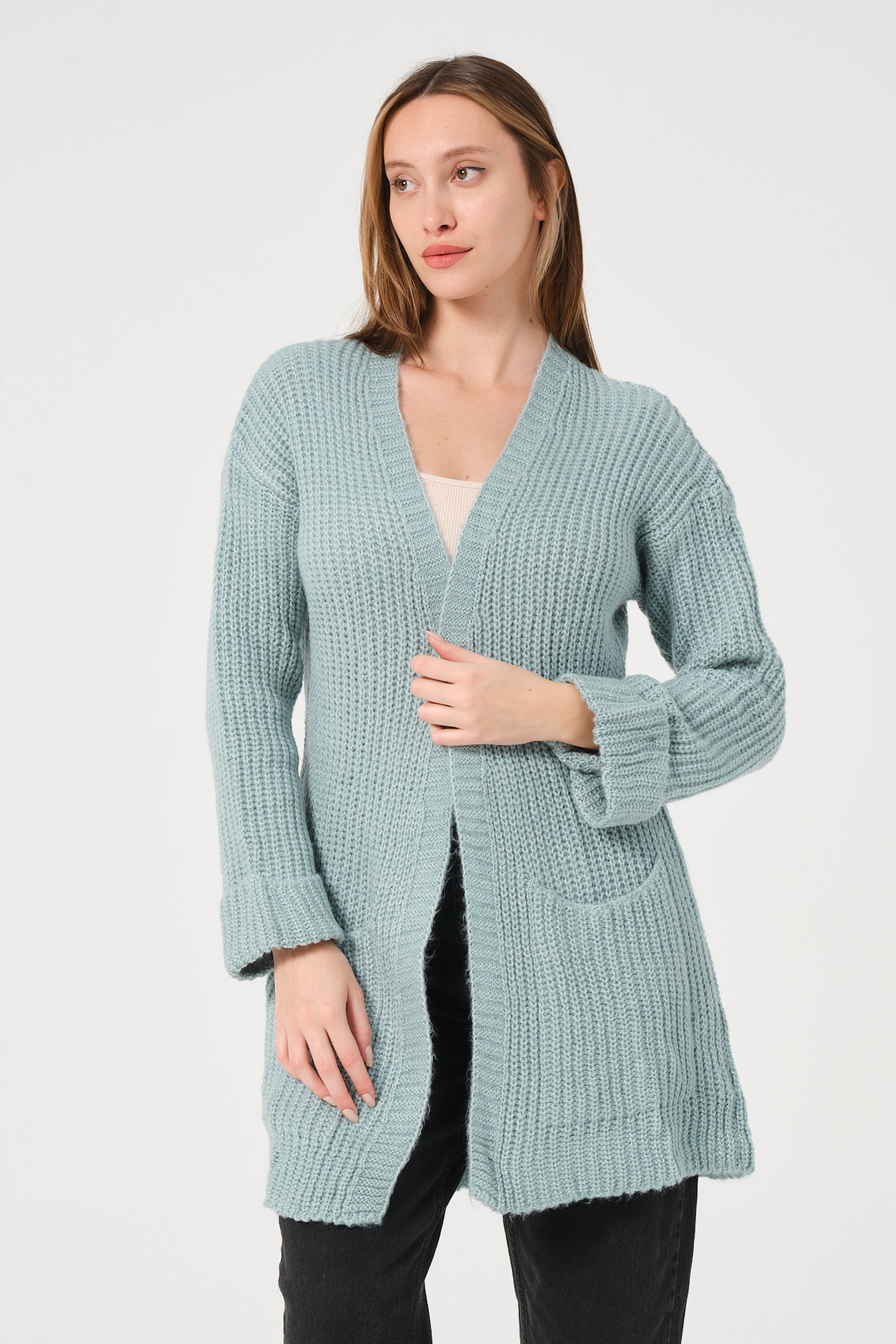 KadınEkru Yandan Cepli Kalın Örgü Uzun Triko Hırka