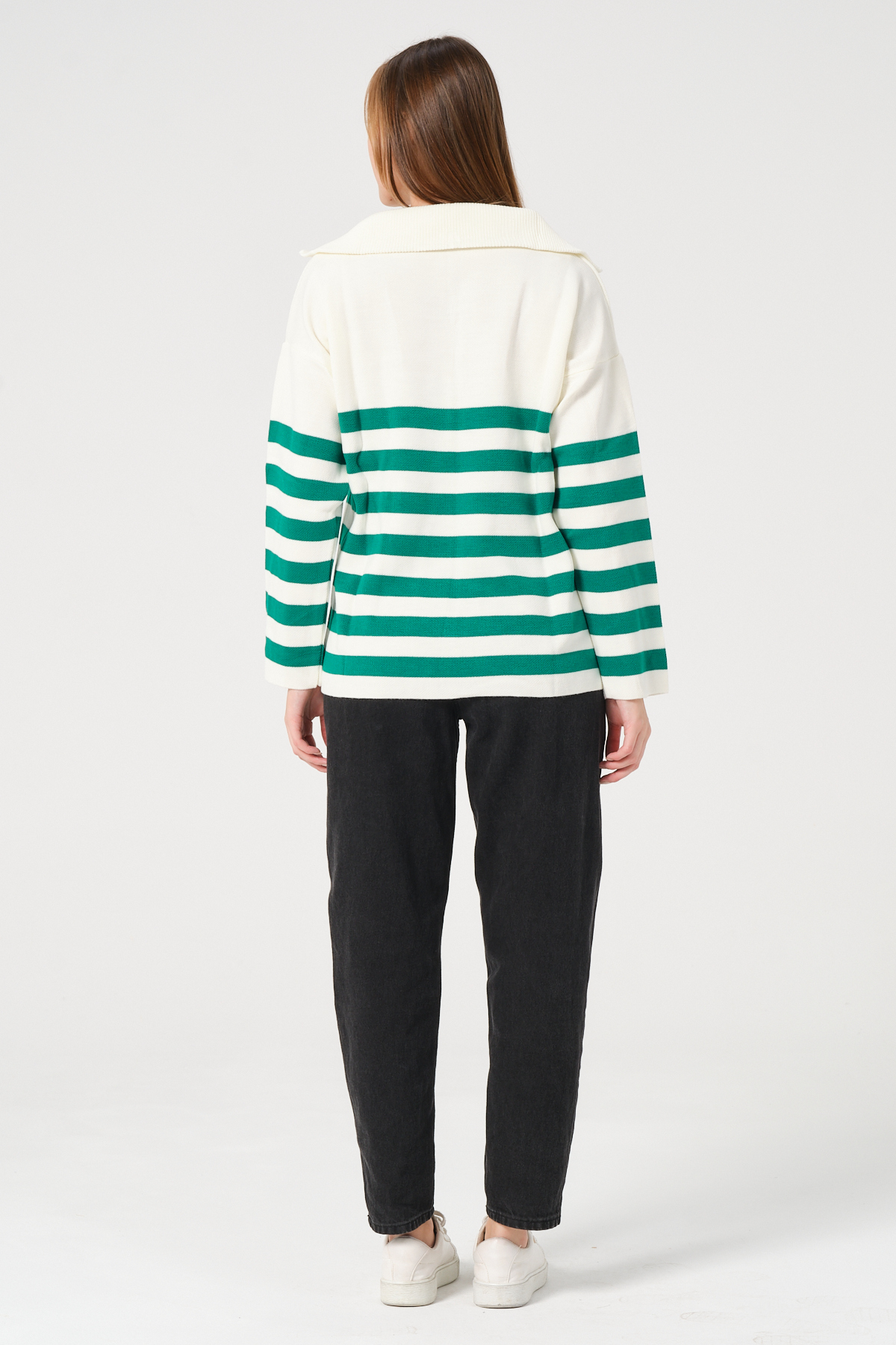 Kadın Kahverengi Ekru Çizgili Yakası Fermuarlı Rahat Kalıp Triko Kazak