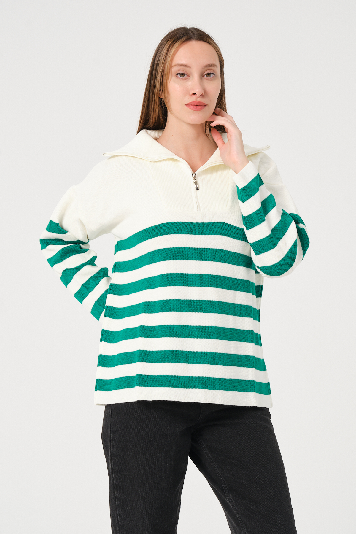 Kadın Kahverengi Ekru Çizgili Yakası Fermuarlı Rahat Kalıp Triko Kazak