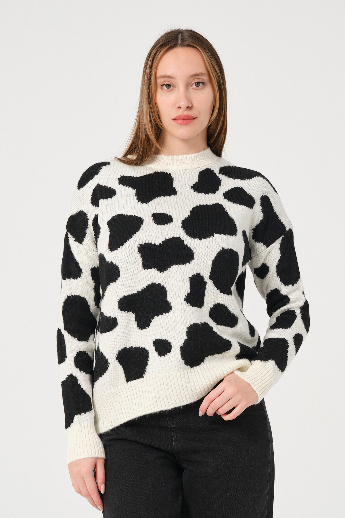 Kadın Siyah Ekru Dalmaçya Desenli Bisiklet Yaka Triko Kazak