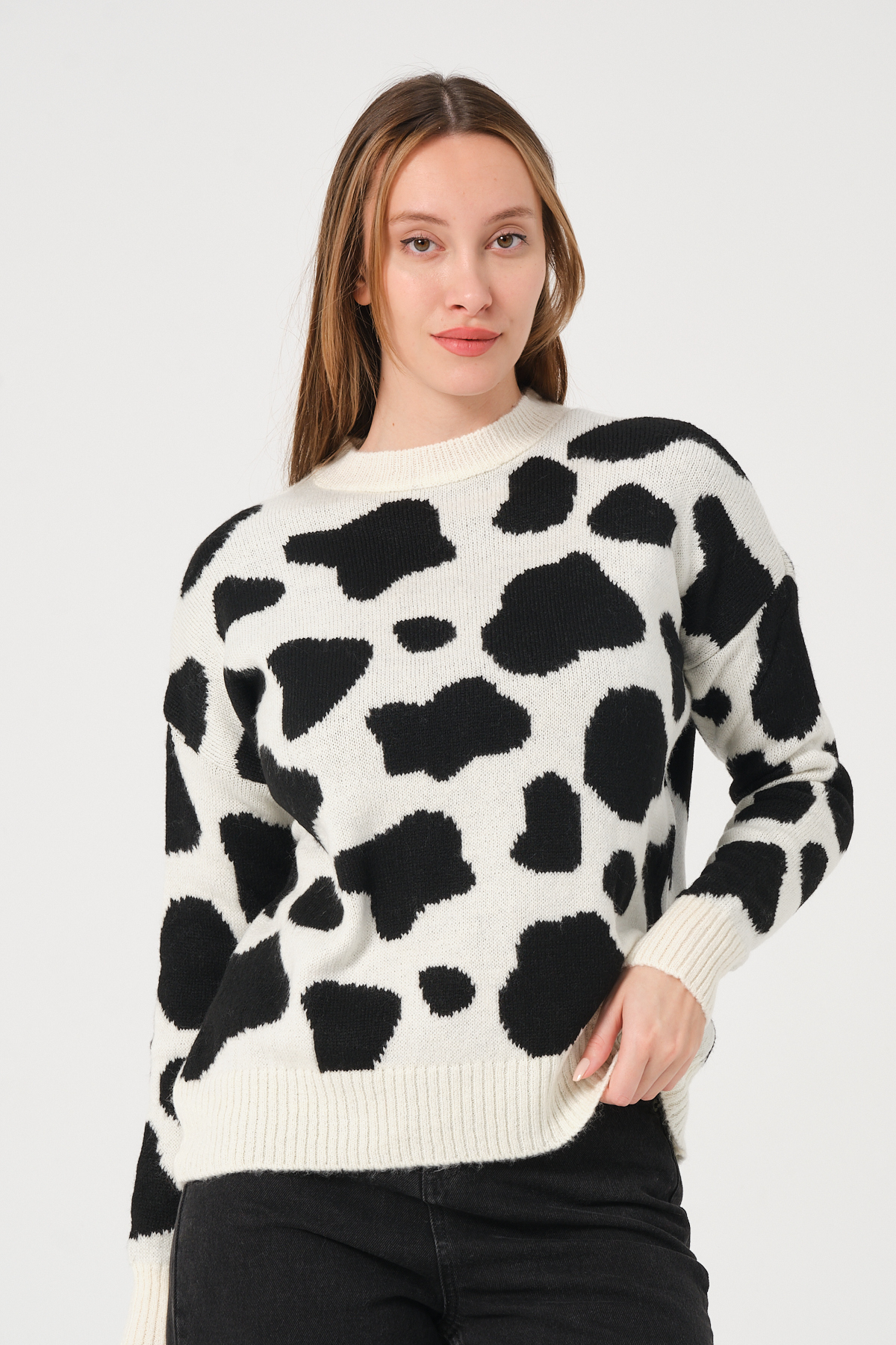 Kadın Siyah Ekru Dalmaçya Desenli Bisiklet Yaka Triko Kazak
