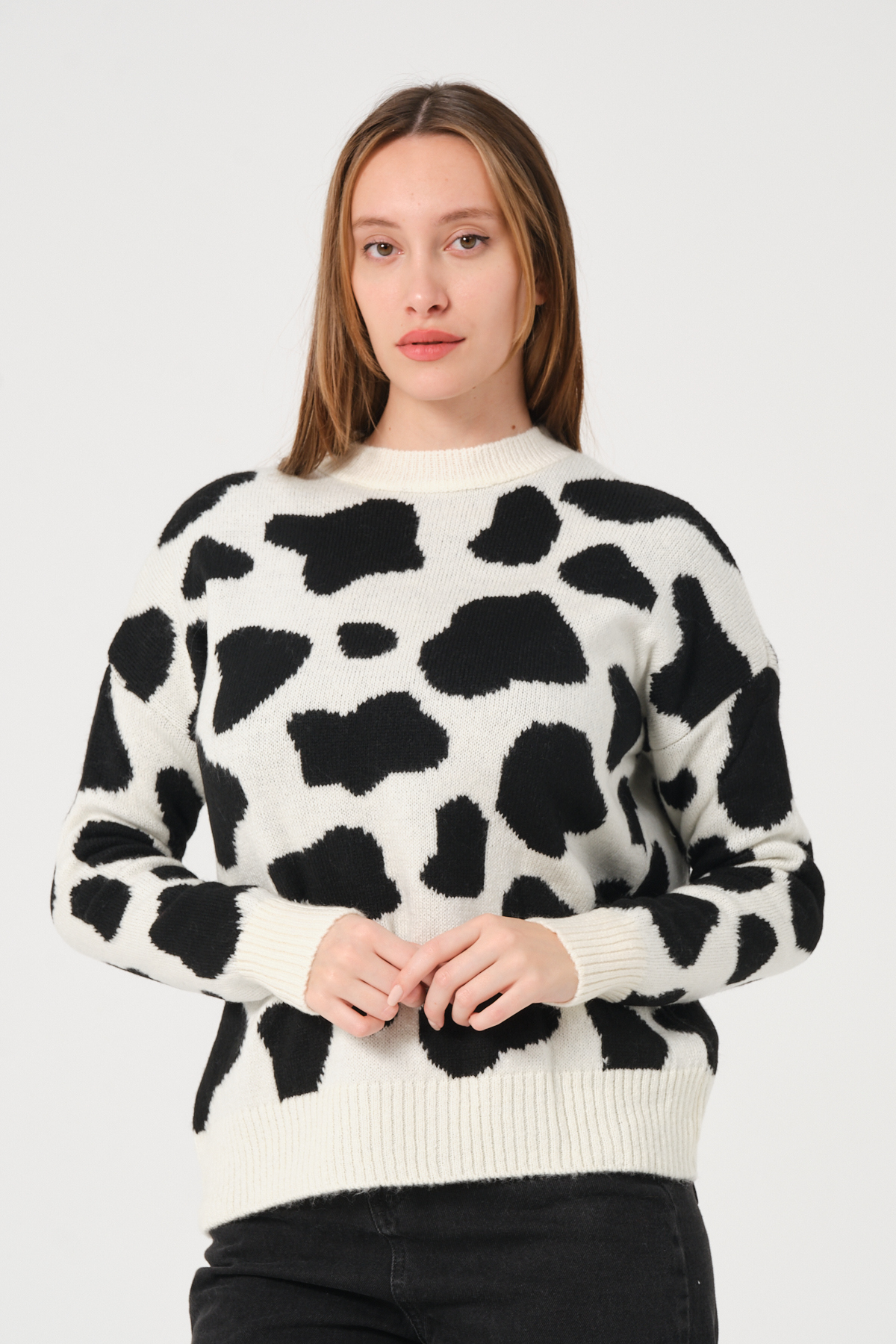 Kadın Siyah Ekru Dalmaçya Desenli Bisiklet Yaka Triko Kazak