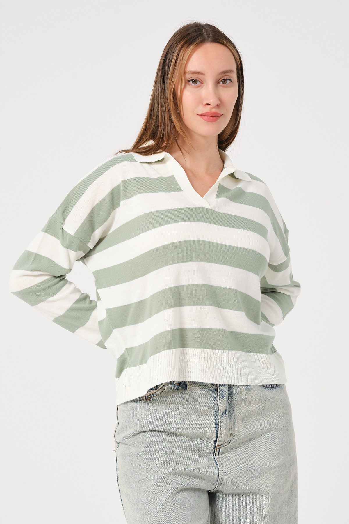 Kadın Yeşil Ekru Çizgili Polo Yaka Triko Kazak