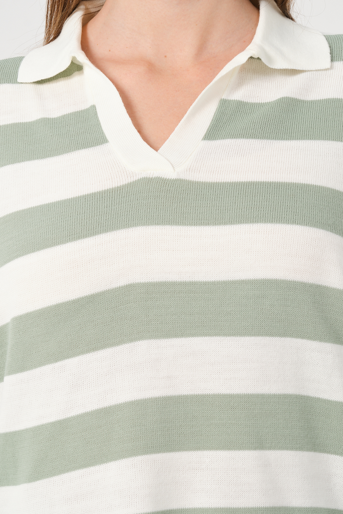 Kadın Yeşil Ekru Çizgili Polo Yaka Triko Kazak