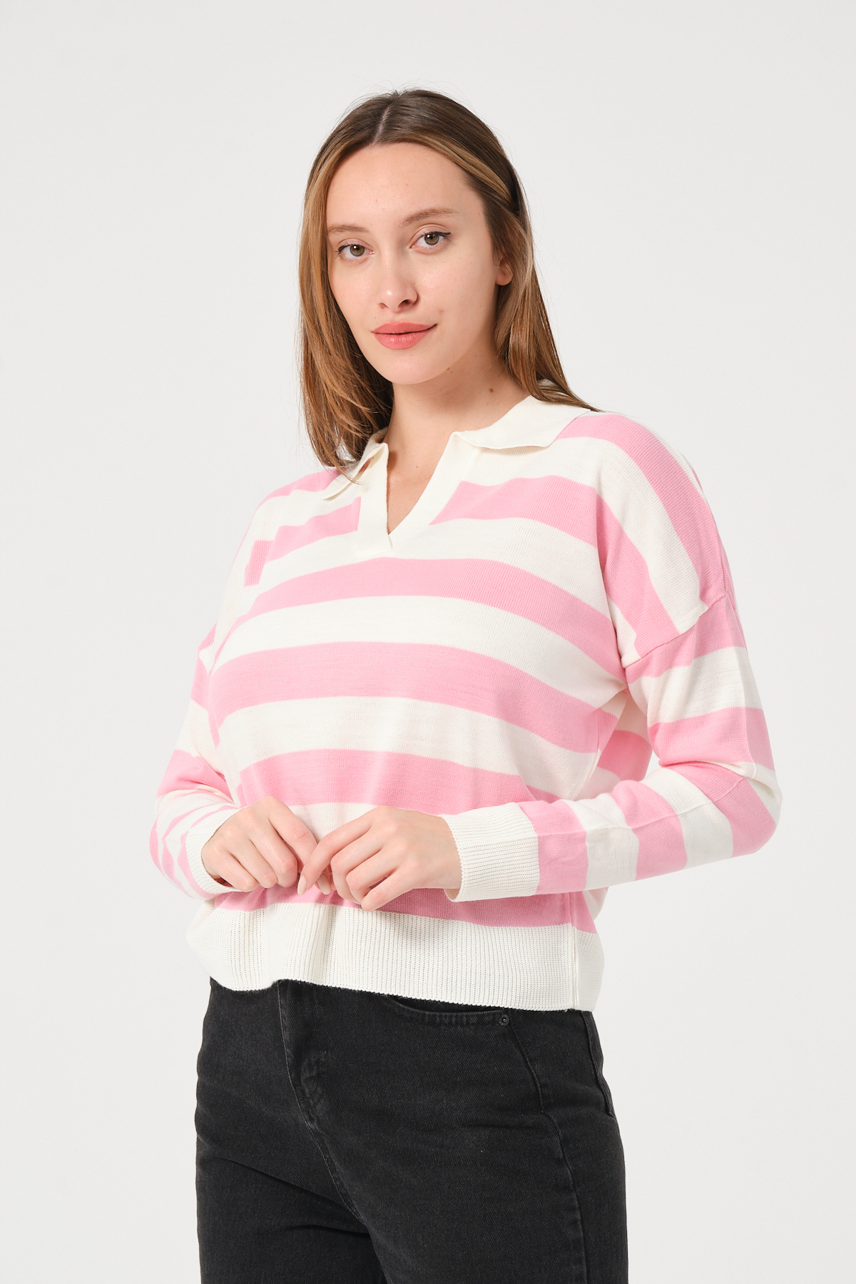 Kadın Pembe Ekru Çizgili Polo Yaka Triko Kazak