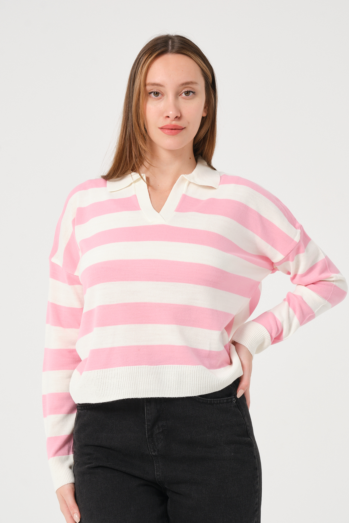Kadın Pembe Ekru Çizgili Polo Yaka Triko Kazak