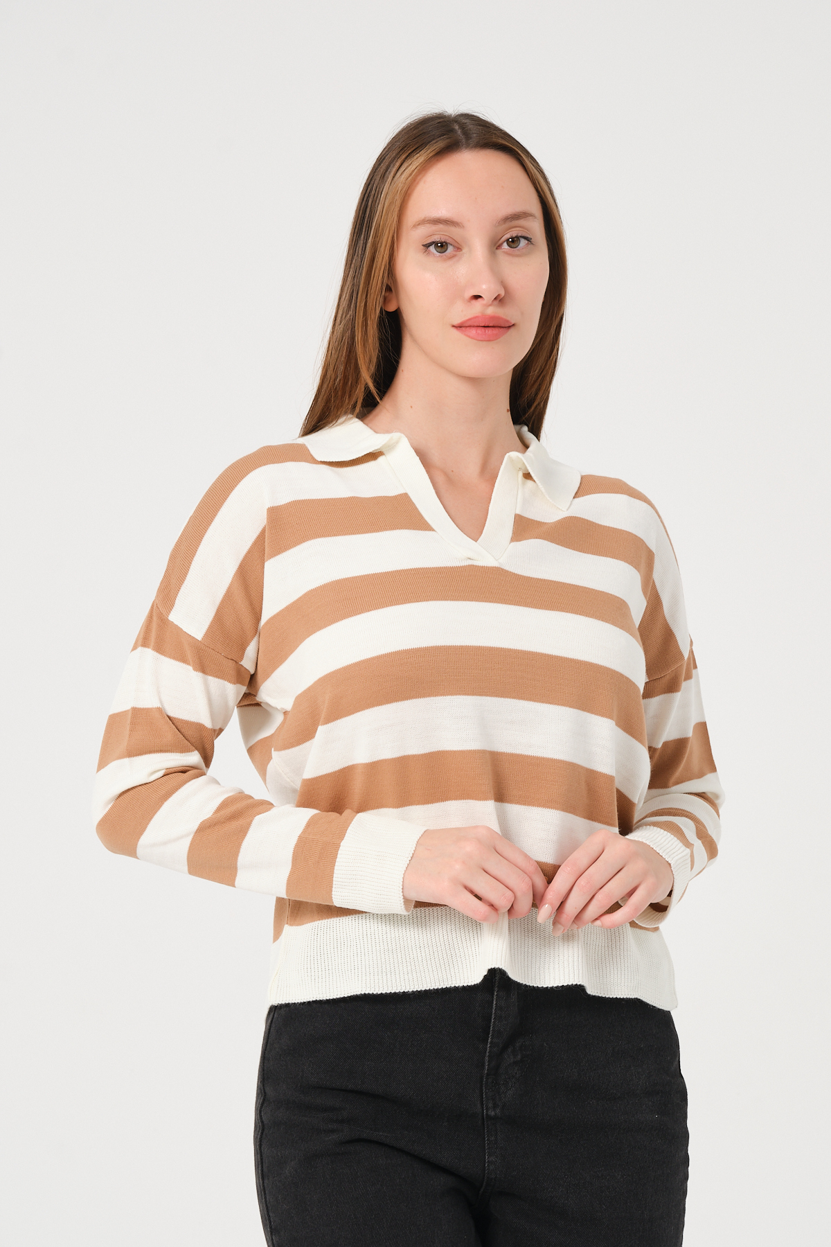 Kadın Pembe Ekru Çizgili Polo Yaka Triko Kazak