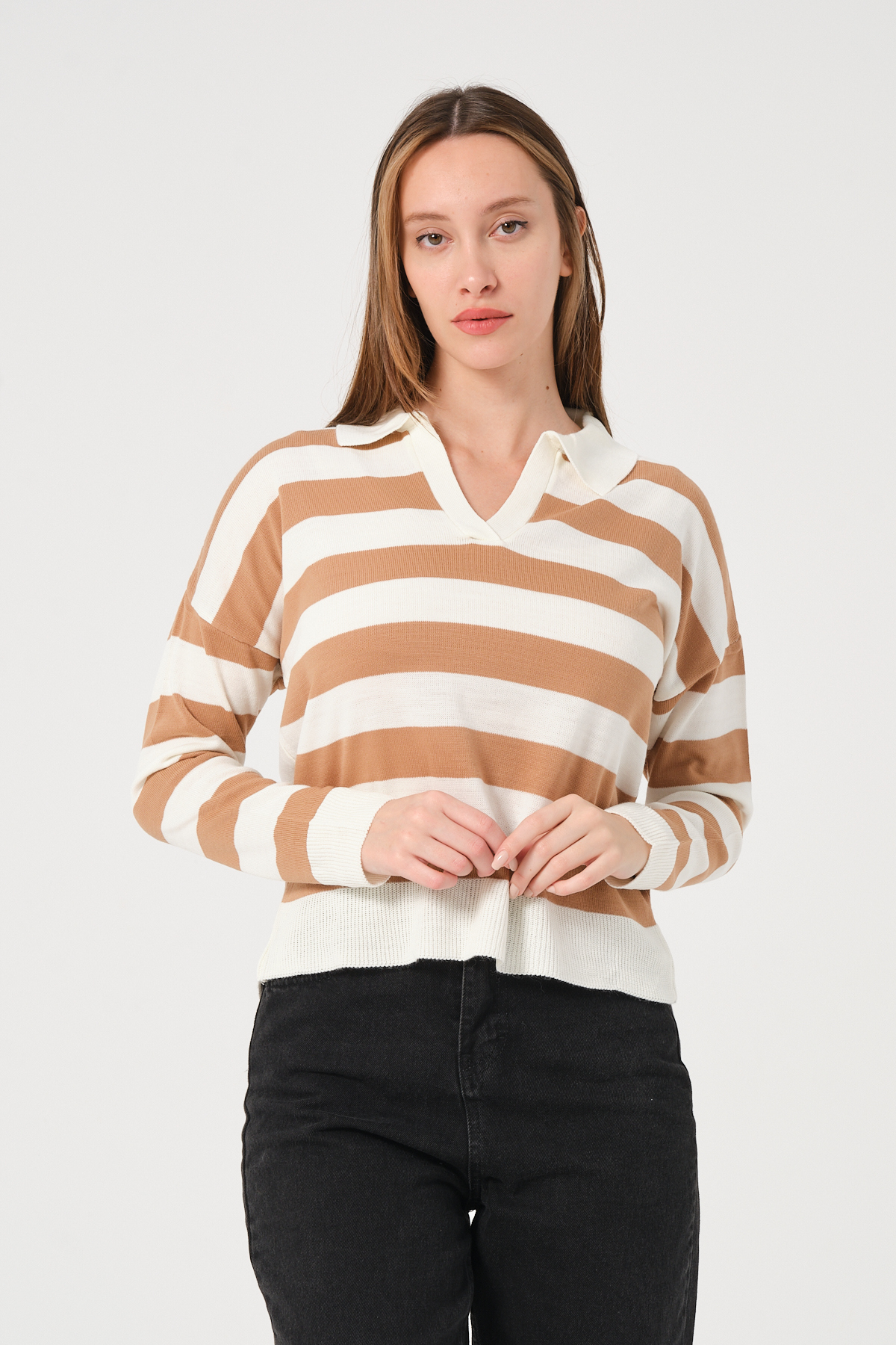 Kadın Pembe Ekru Çizgili Polo Yaka Triko Kazak