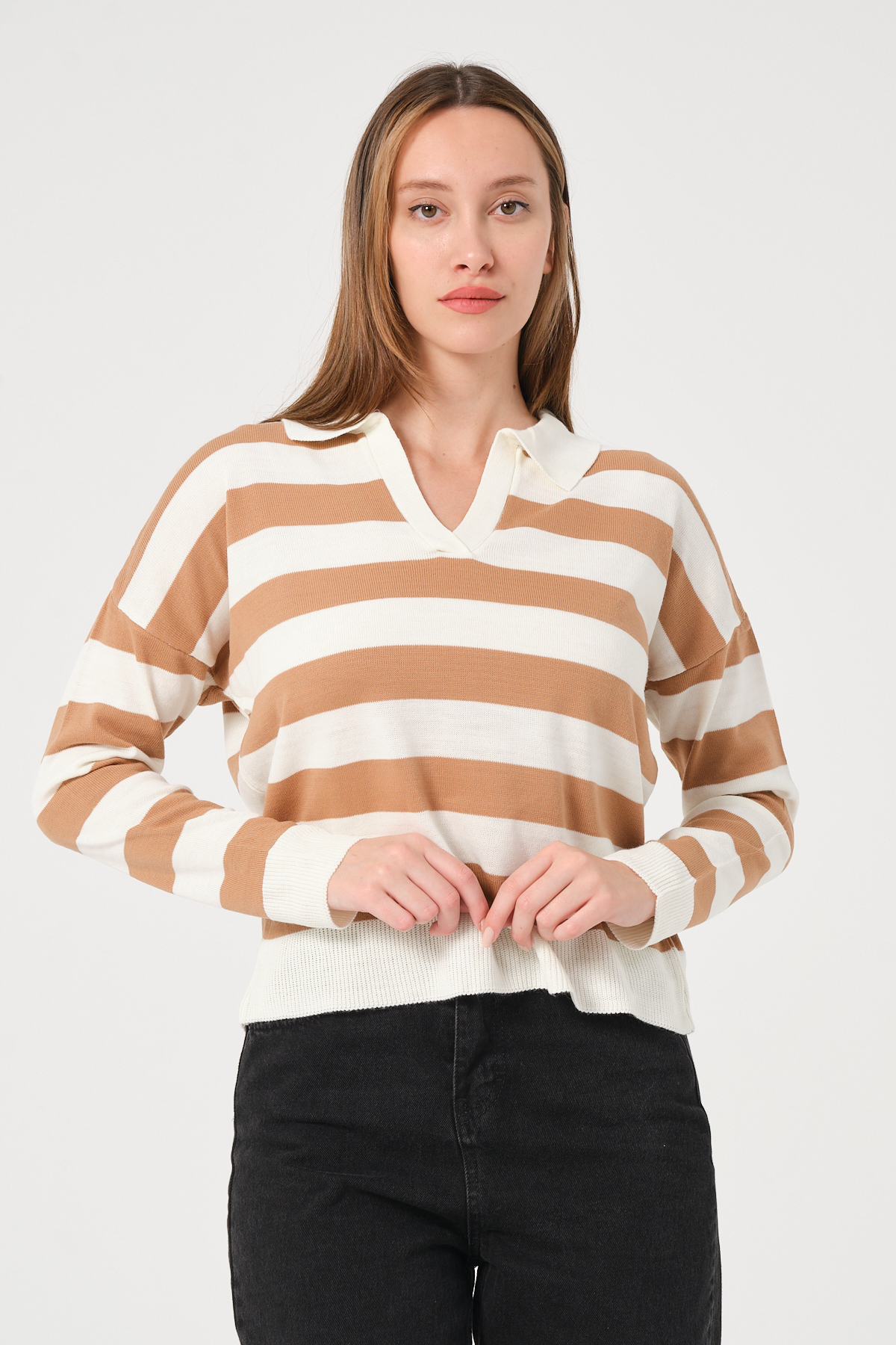 Kadın Pembe Ekru Çizgili Polo Yaka Triko Kazak