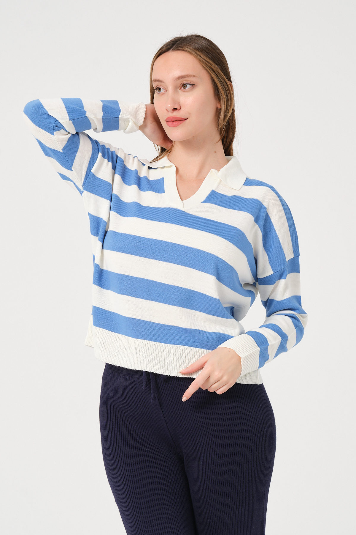 Kadın Pembe Ekru Çizgili Polo Yaka Triko Kazak