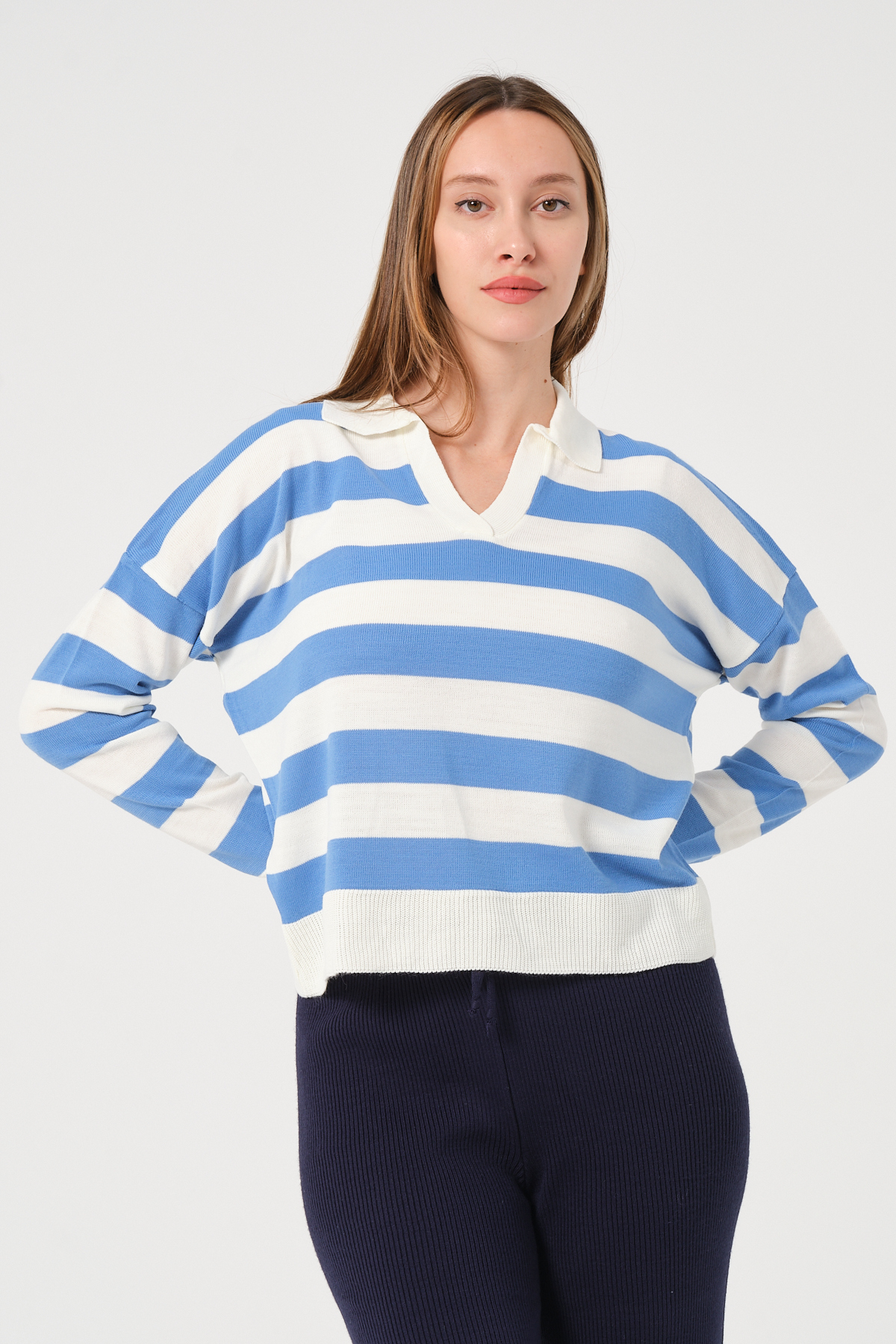 Kadın Pembe Ekru Çizgili Polo Yaka Triko Kazak