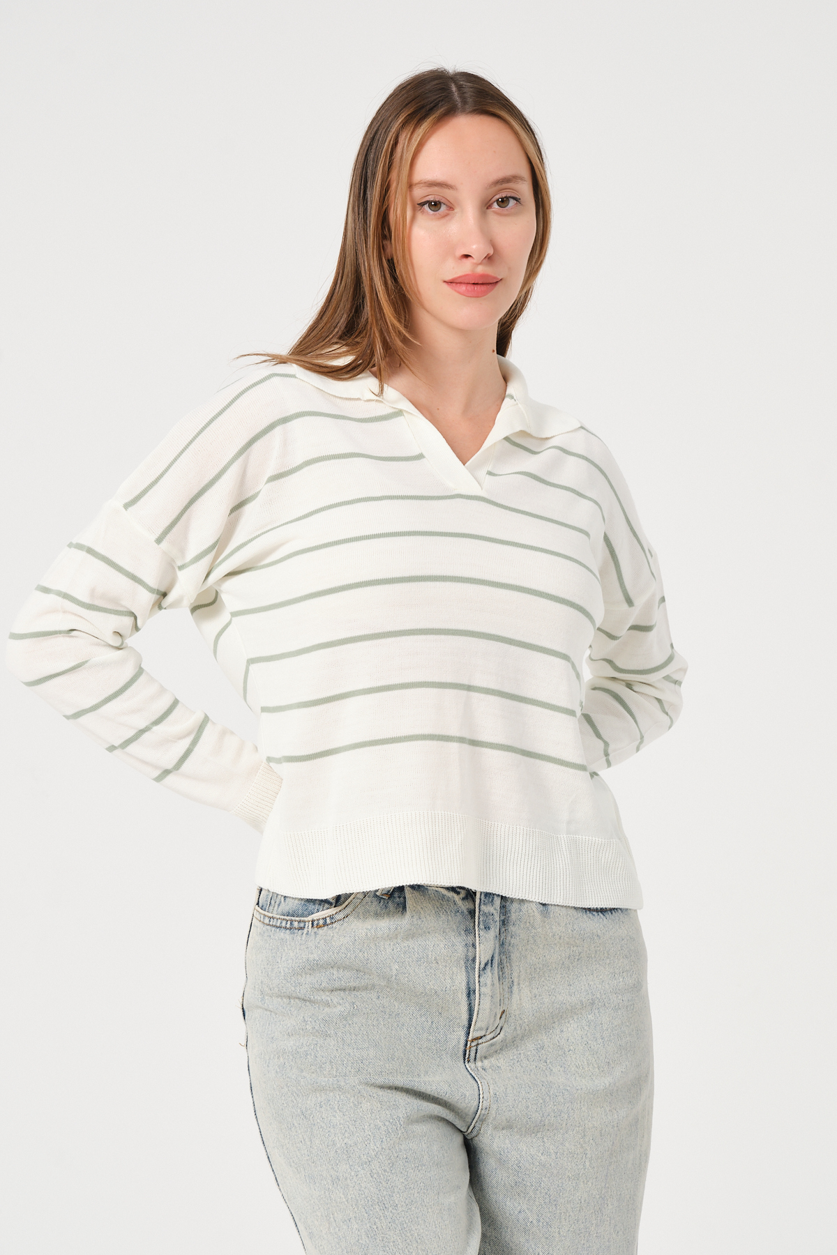 Kadın Yeşil Ekru Çizgili Polo Yaka Triko Kazak