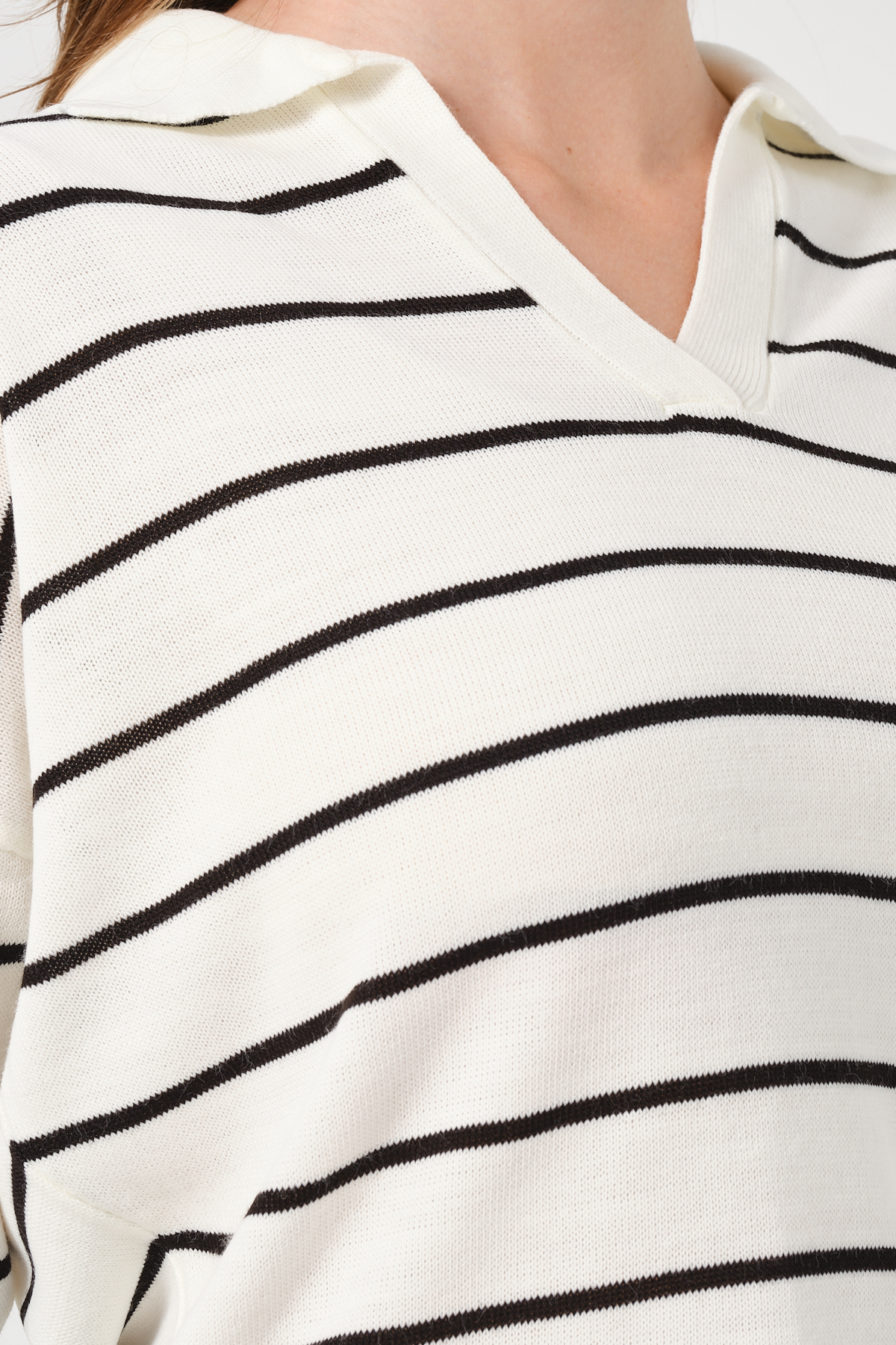 Kadın Yeşil Ekru Çizgili Polo Yaka Triko Kazak