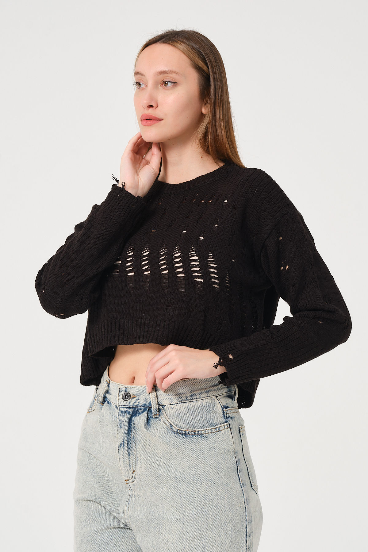 Kadın Siyah Ajurlu Bisiklet Yaka Crop Triko Kazak