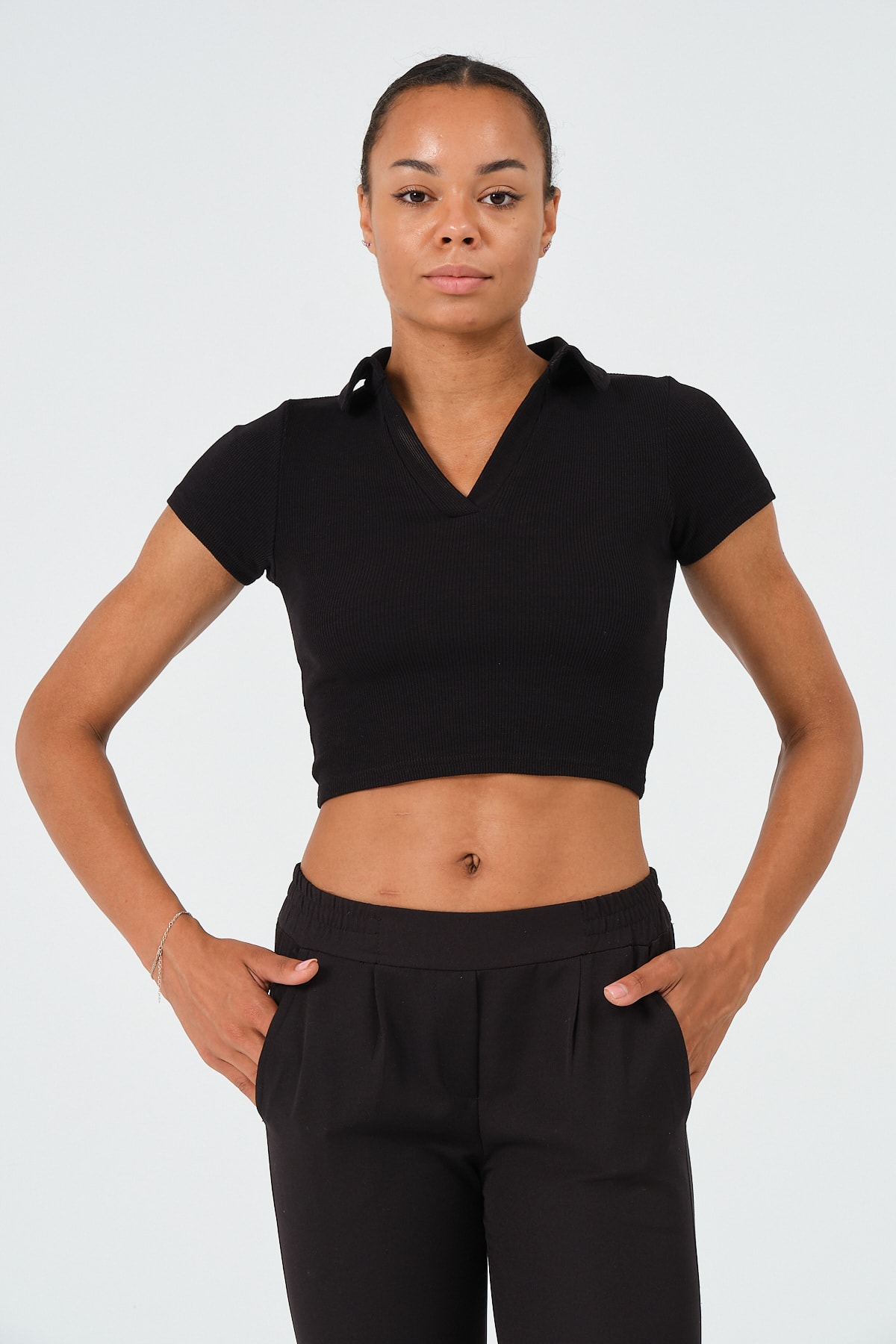 Kadın Beyaz Polo Yaka Kısa Kollu Crop T-Shirt