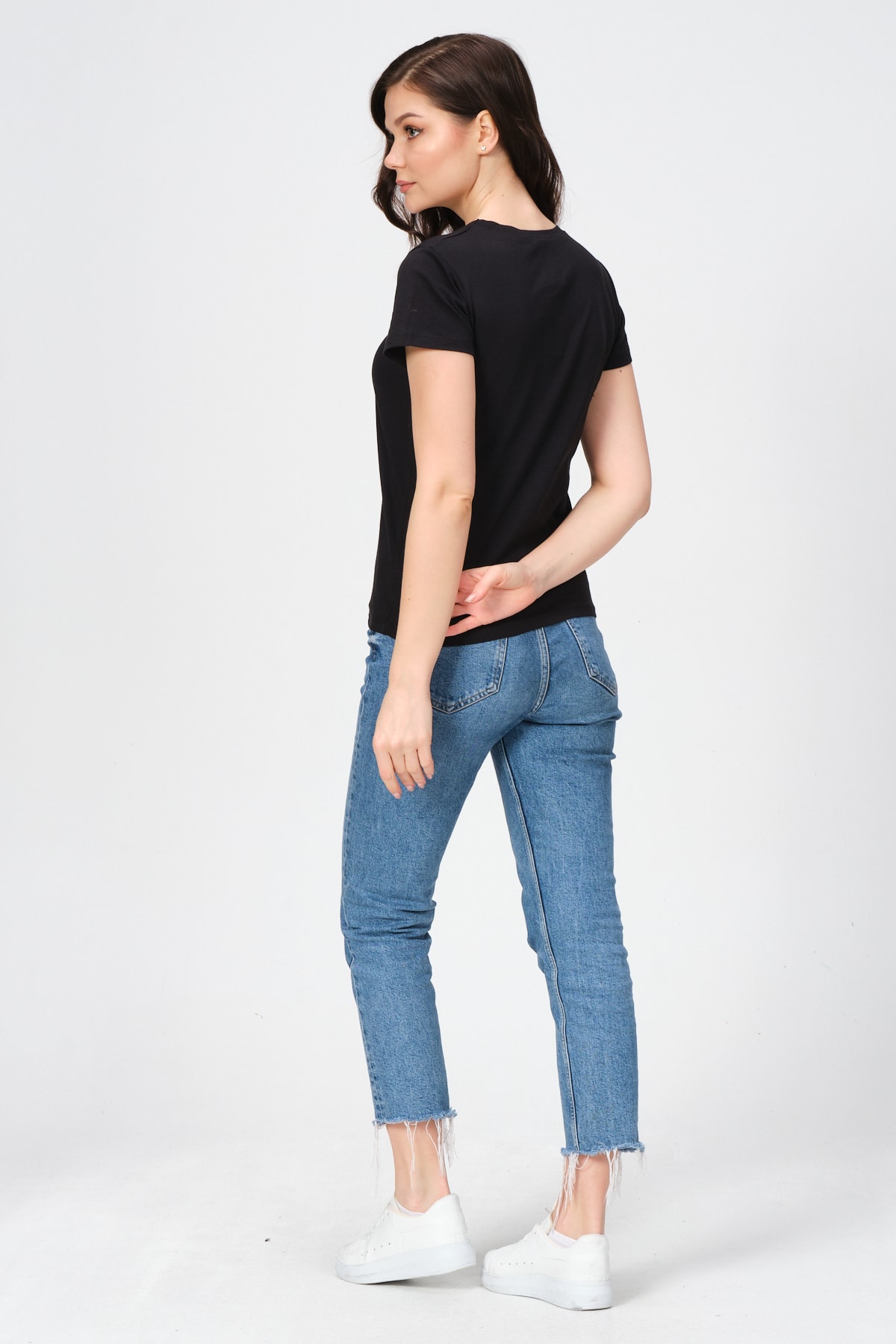 Kadın Beyaz V Yaka Pamuk Tam Boy Basıc T-shirt