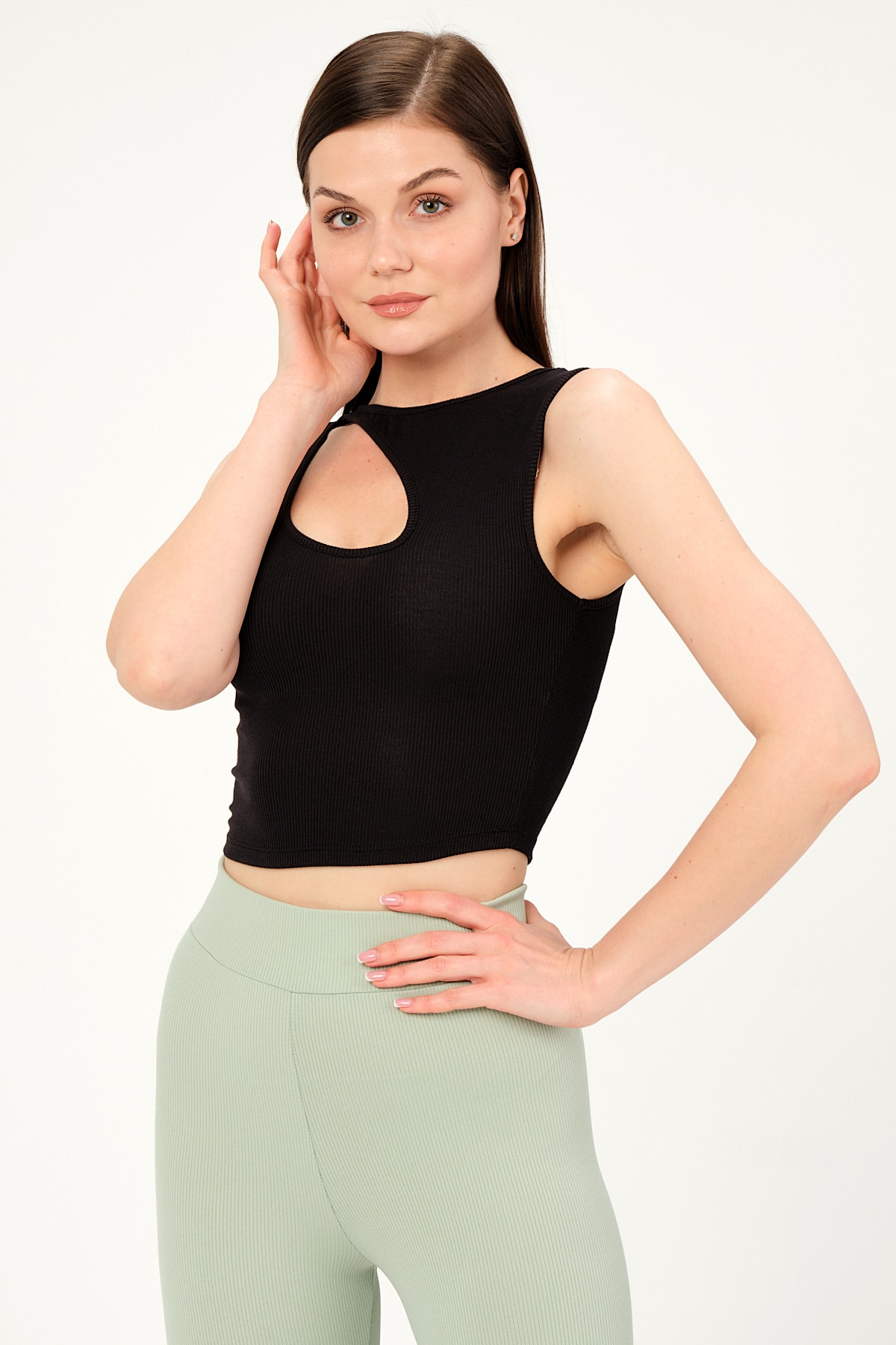 Kadın Kırmızı Yaka Detaylı Kolsuz Crop Örme Bluz