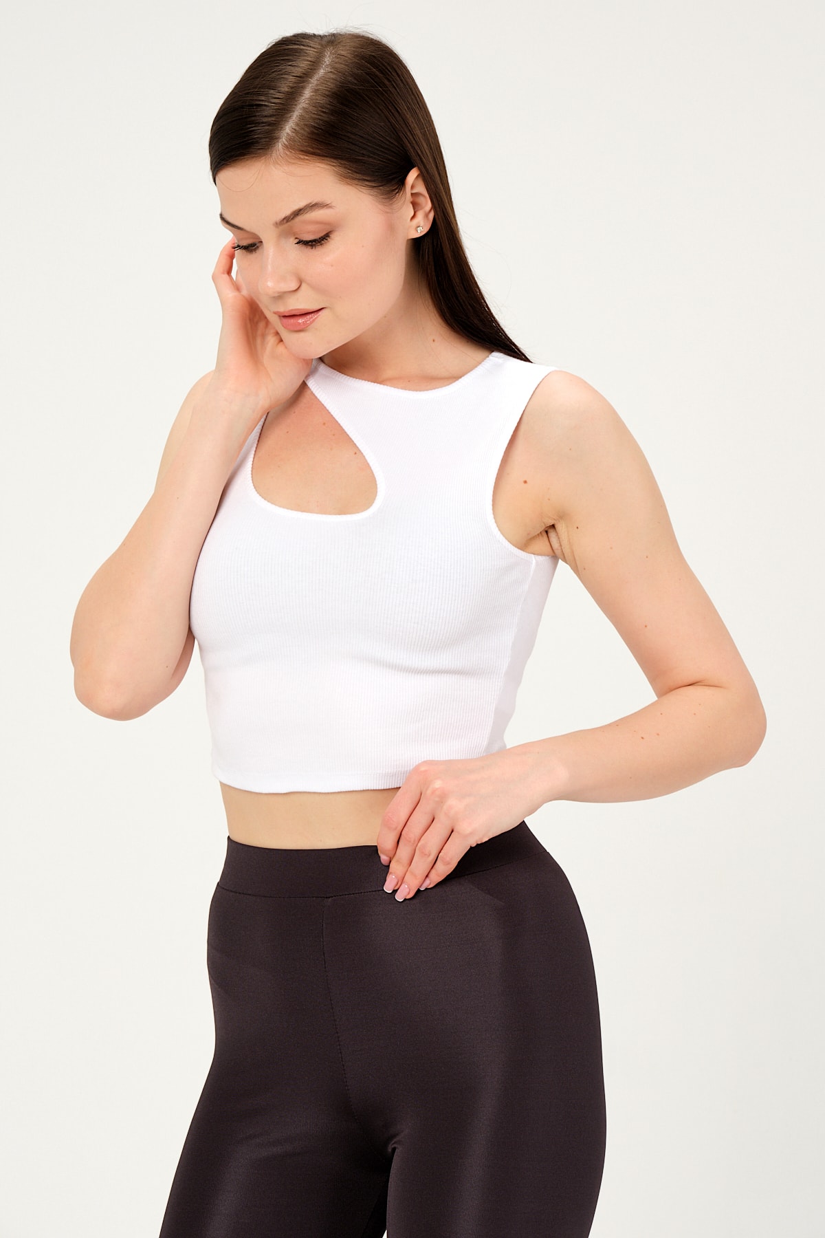 Kadın Kırmızı Yaka Detaylı Kolsuz Crop Örme Bluz