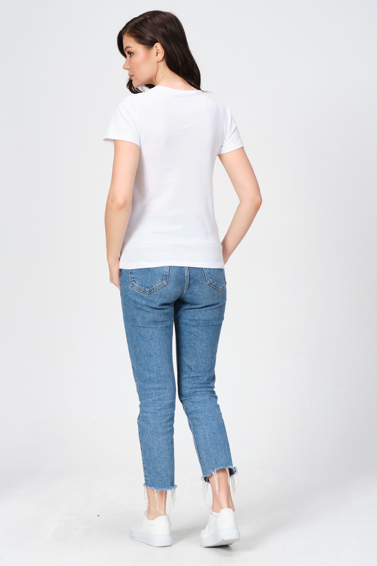 Kadın Beyaz V Yaka Pamuk Tam Boy Basıc T-shirt