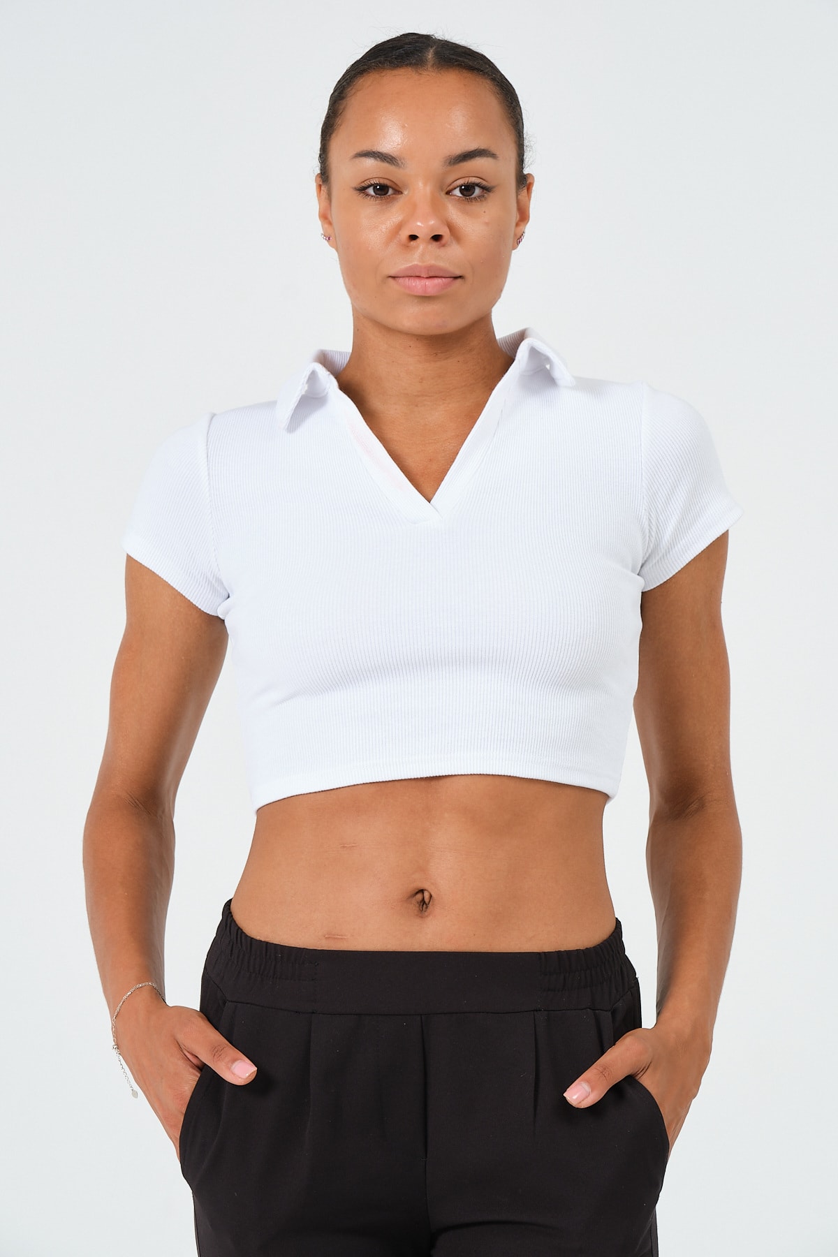 Kadın Beyaz Polo Yaka Kısa Kollu Crop T-Shirt