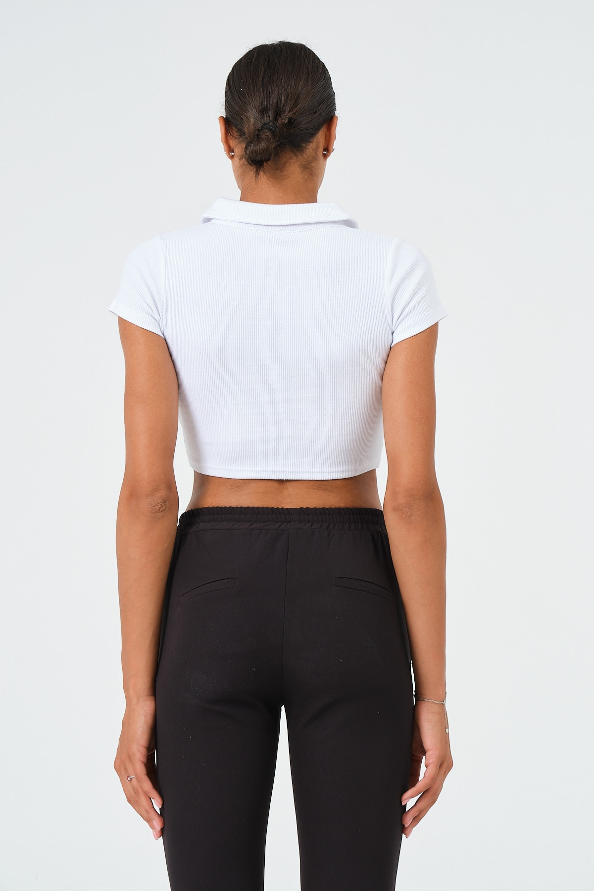 Kadın Beyaz Polo Yaka Kısa Kollu Crop T-Shirt