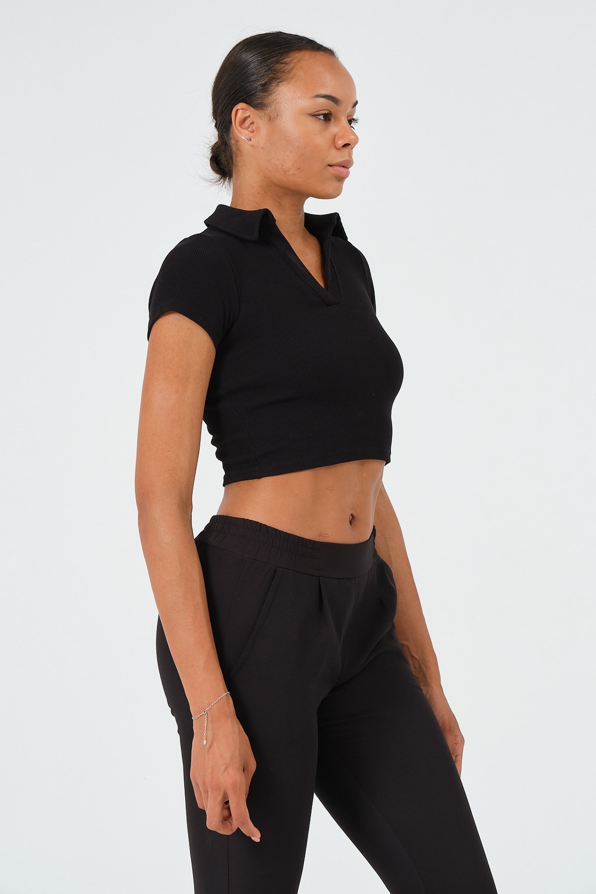 Kadın Beyaz Polo Yaka Kısa Kollu Crop T-Shirt