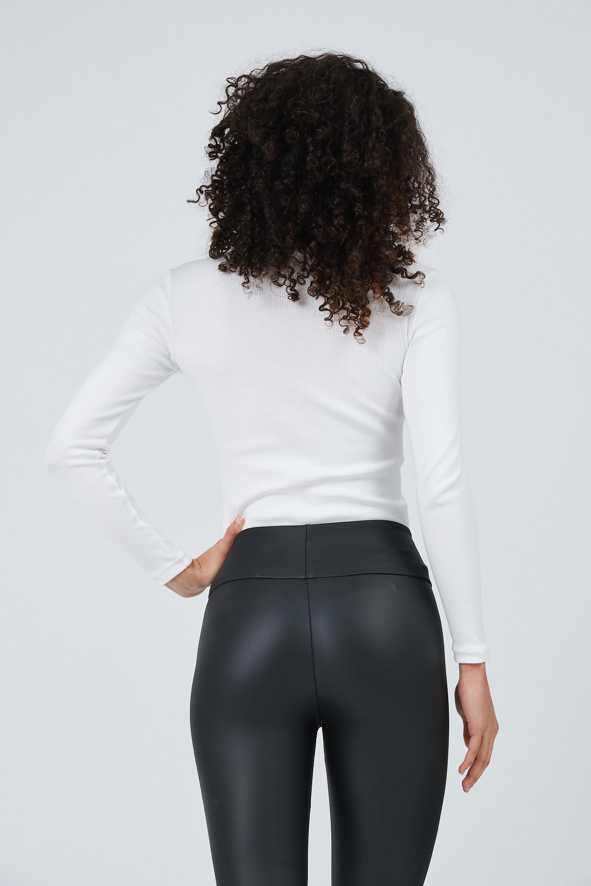 Kadın Beyaz Yarım Balıkçı Fitilli Tam Boy Örme Bluz