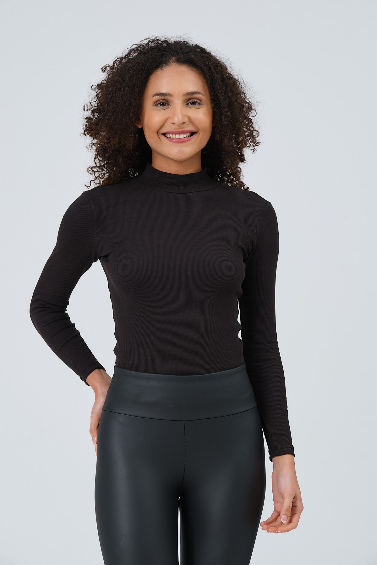 Kadın Beyaz Yarım Balıkçı Fitilli Tam Boy Örme Bluz